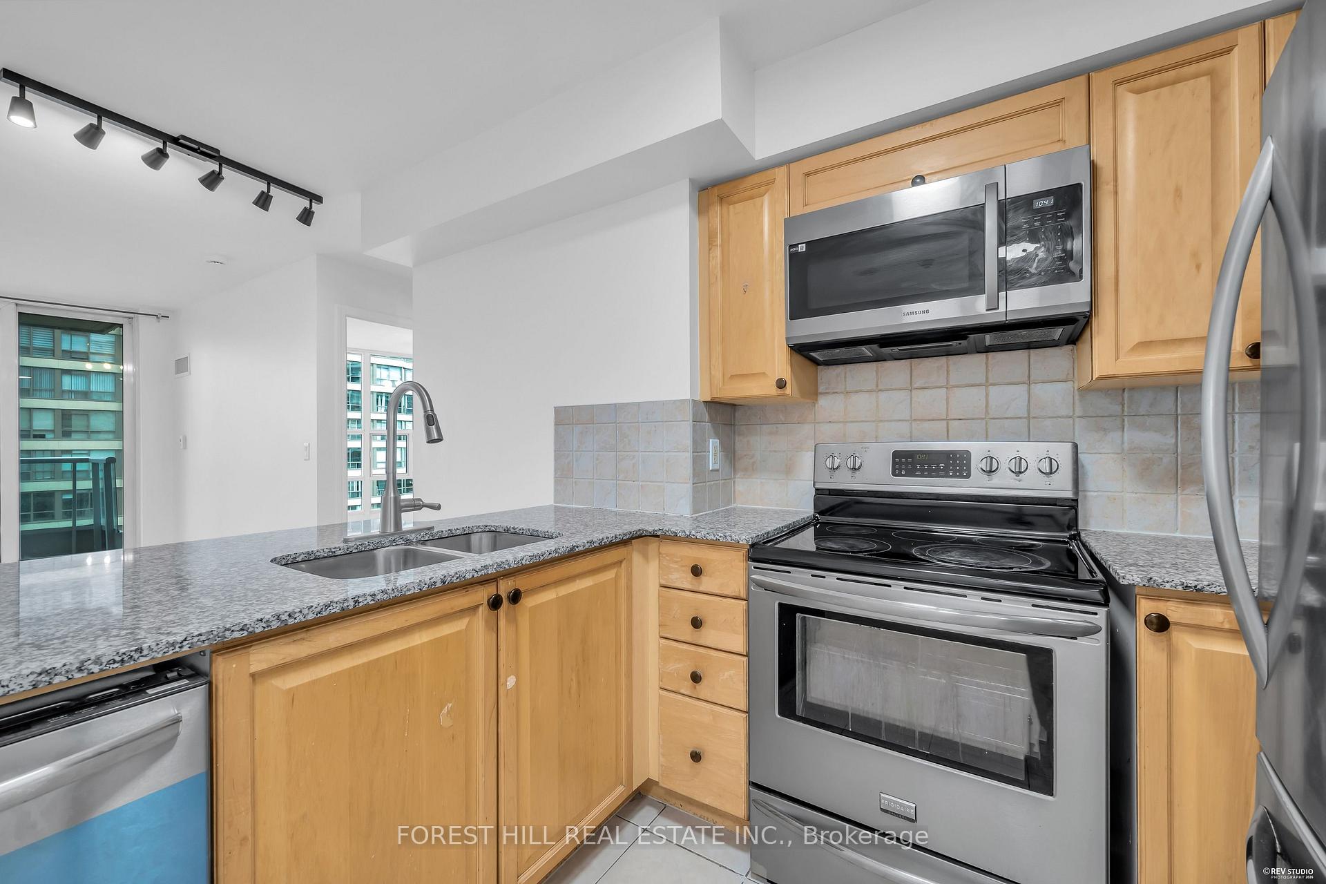 Photo 21 of Unit 705, 33 Elm Drive W, Mississauga, City Centre — HOMEH