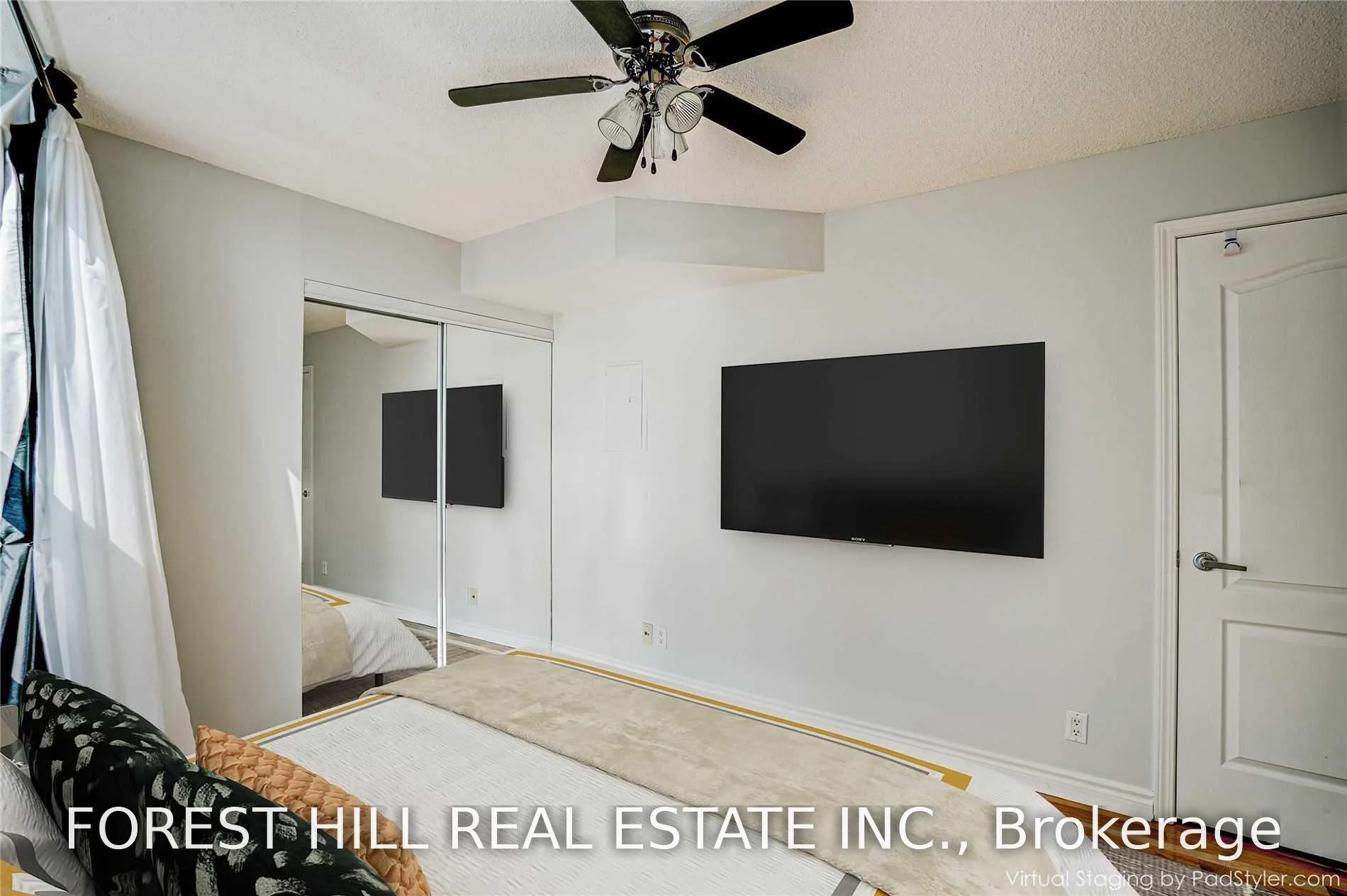 Photo 10 of Unit 705, 33 Elm Drive W, Mississauga, City Centre — HOMEH