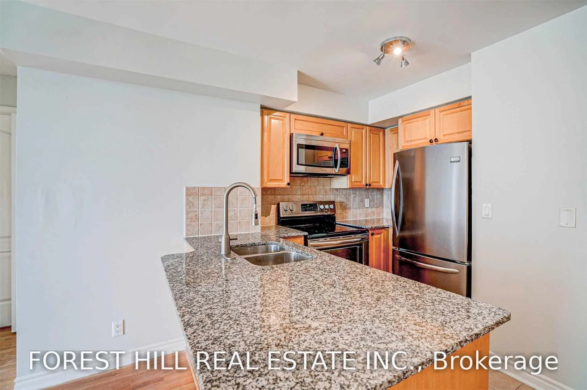 Photo 24 of Unit 705, 33 Elm Drive W, Mississauga, City Centre — HOMEH
