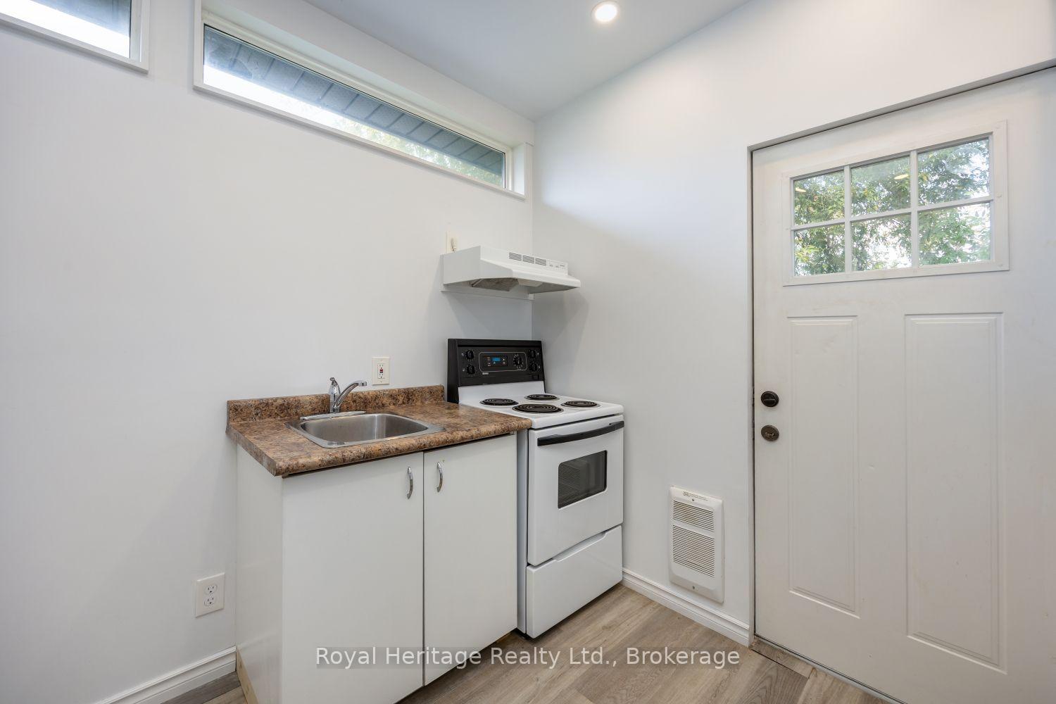 Photo 10 of 203 Valencia Road, Oshawa, Lakeview — HOMEH