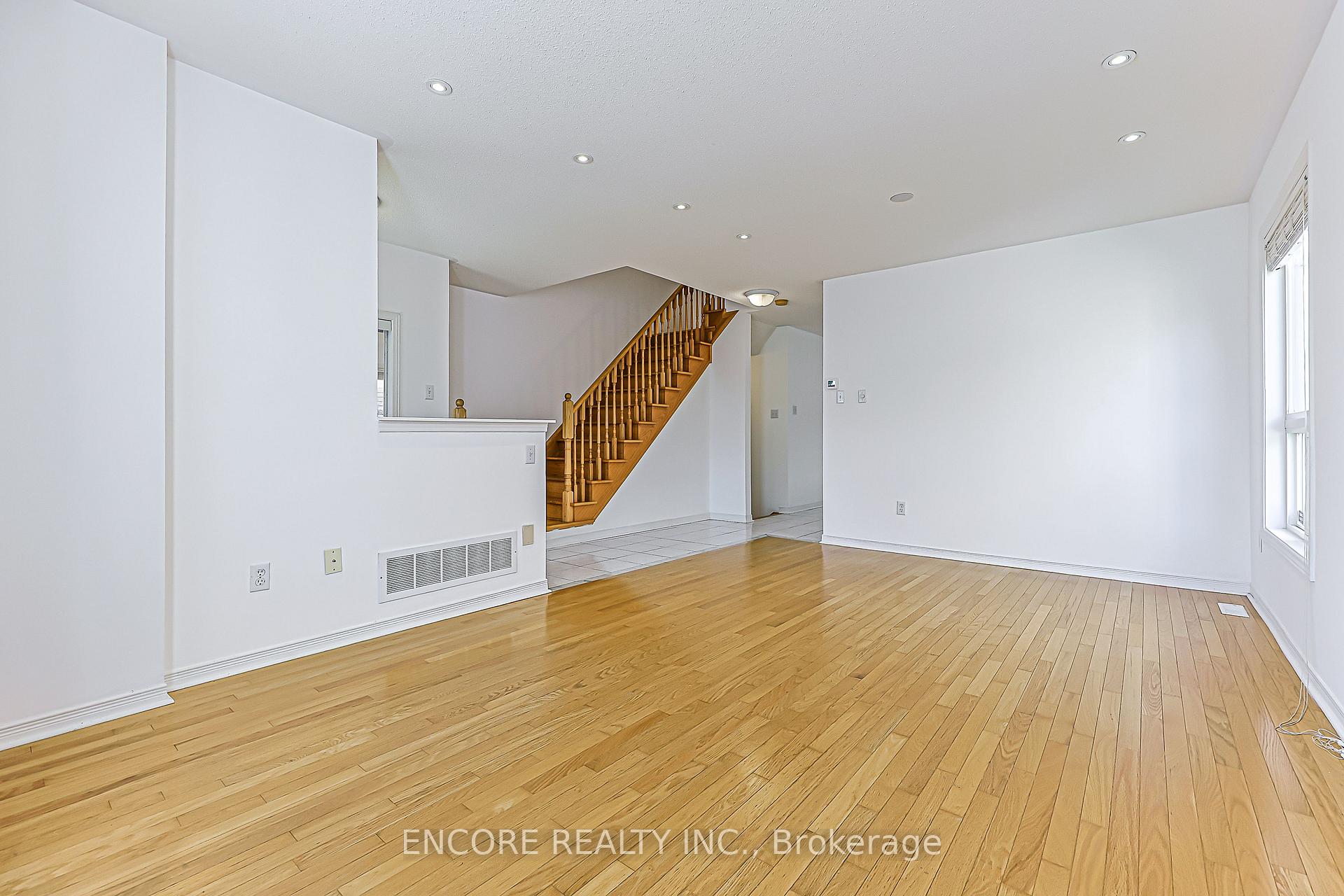 Photo 7 of 1006 Bur Oak Avenue, Markham, Wismer — HOMEH