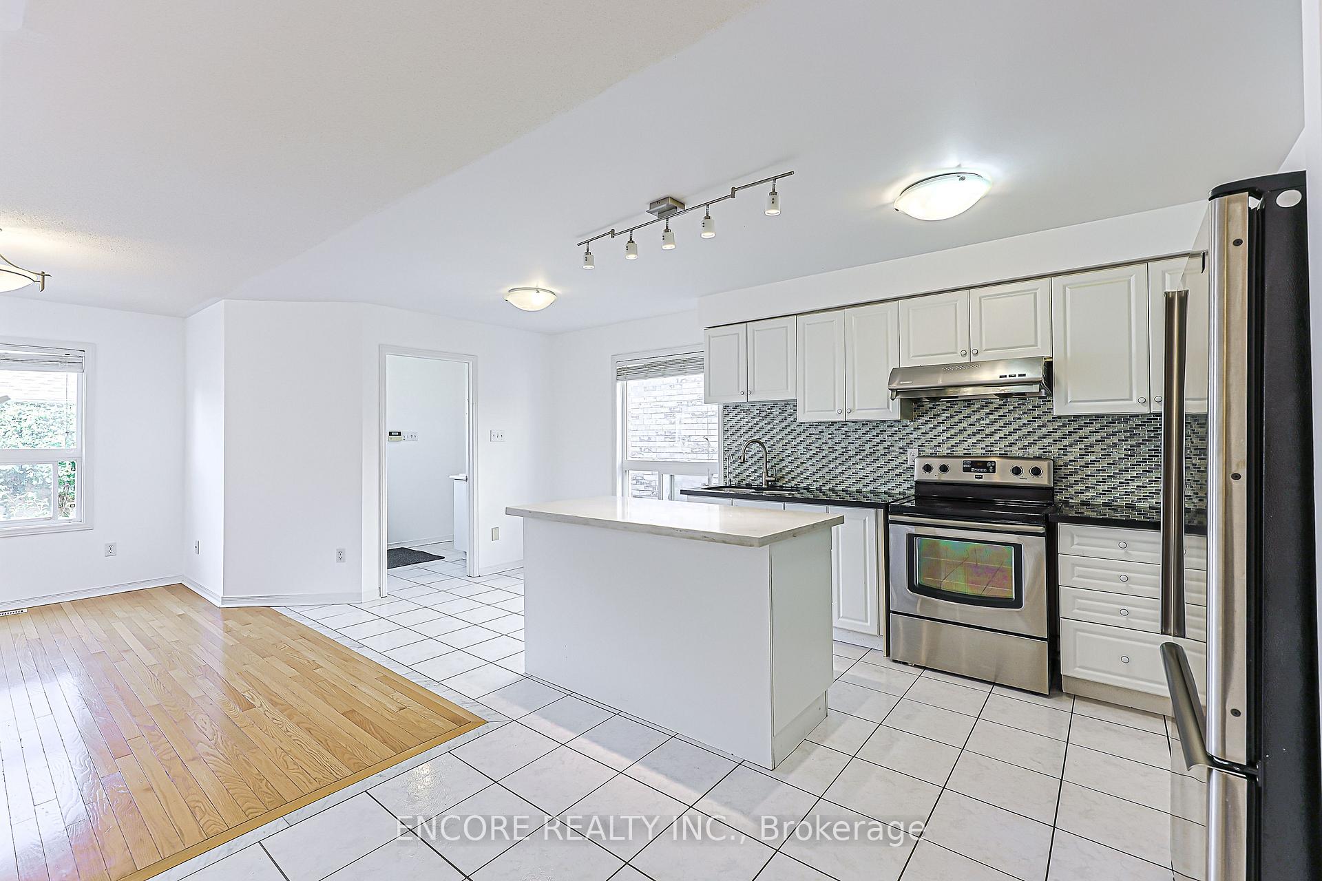Photo 9 of 1006 Bur Oak Avenue, Markham, Wismer — HOMEH