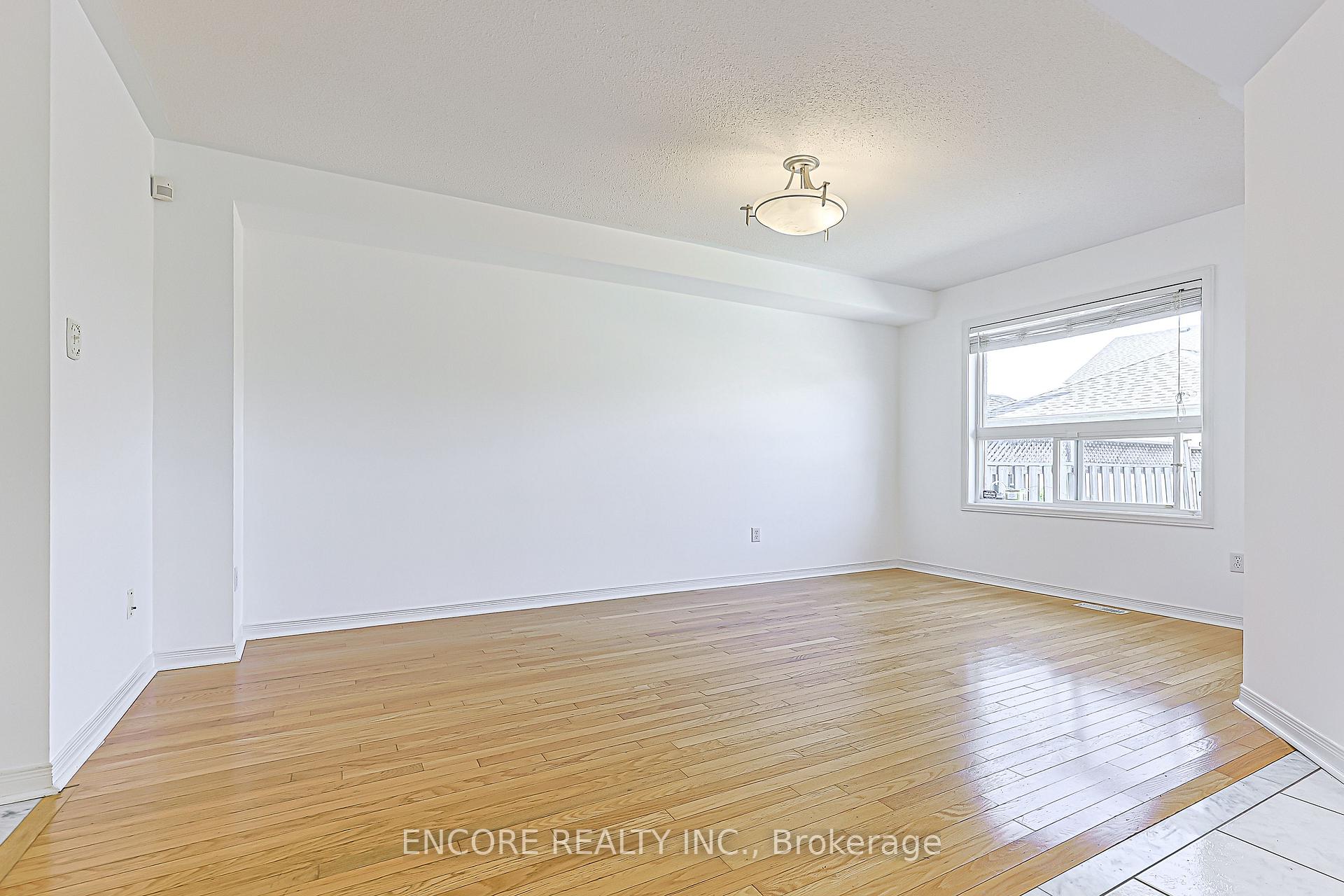 Photo 15 of 1006 Bur Oak Avenue, Markham, Wismer — HOMEH