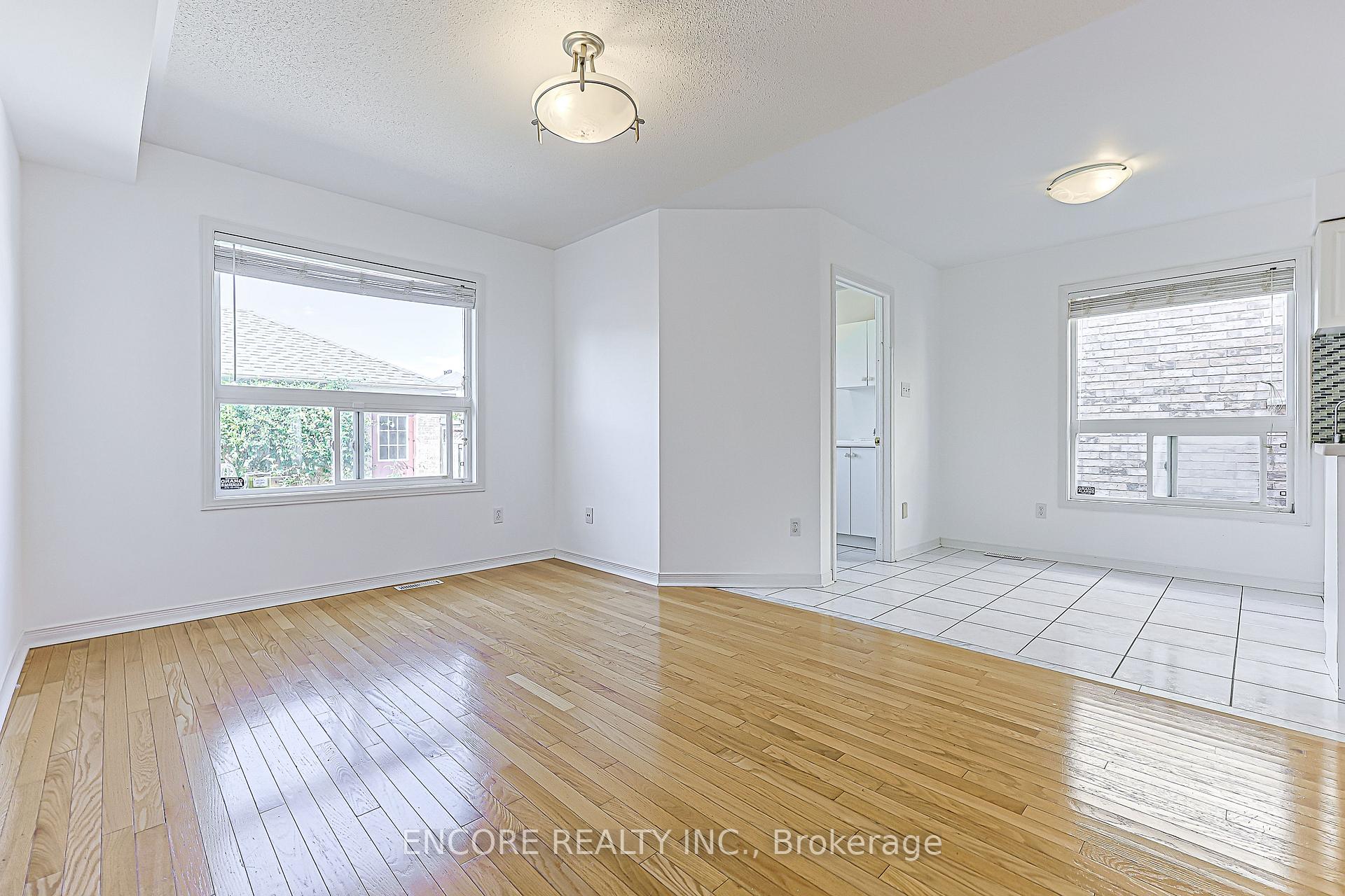 Photo 16 of 1006 Bur Oak Avenue, Markham, Wismer — HOMEH