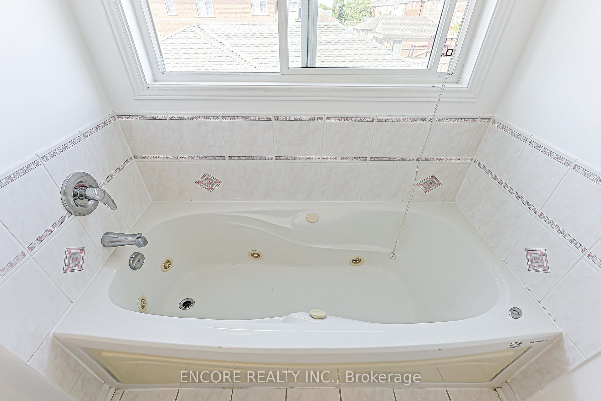 Photo 24 of 1006 Bur Oak Avenue, Markham, Wismer — HOMEH