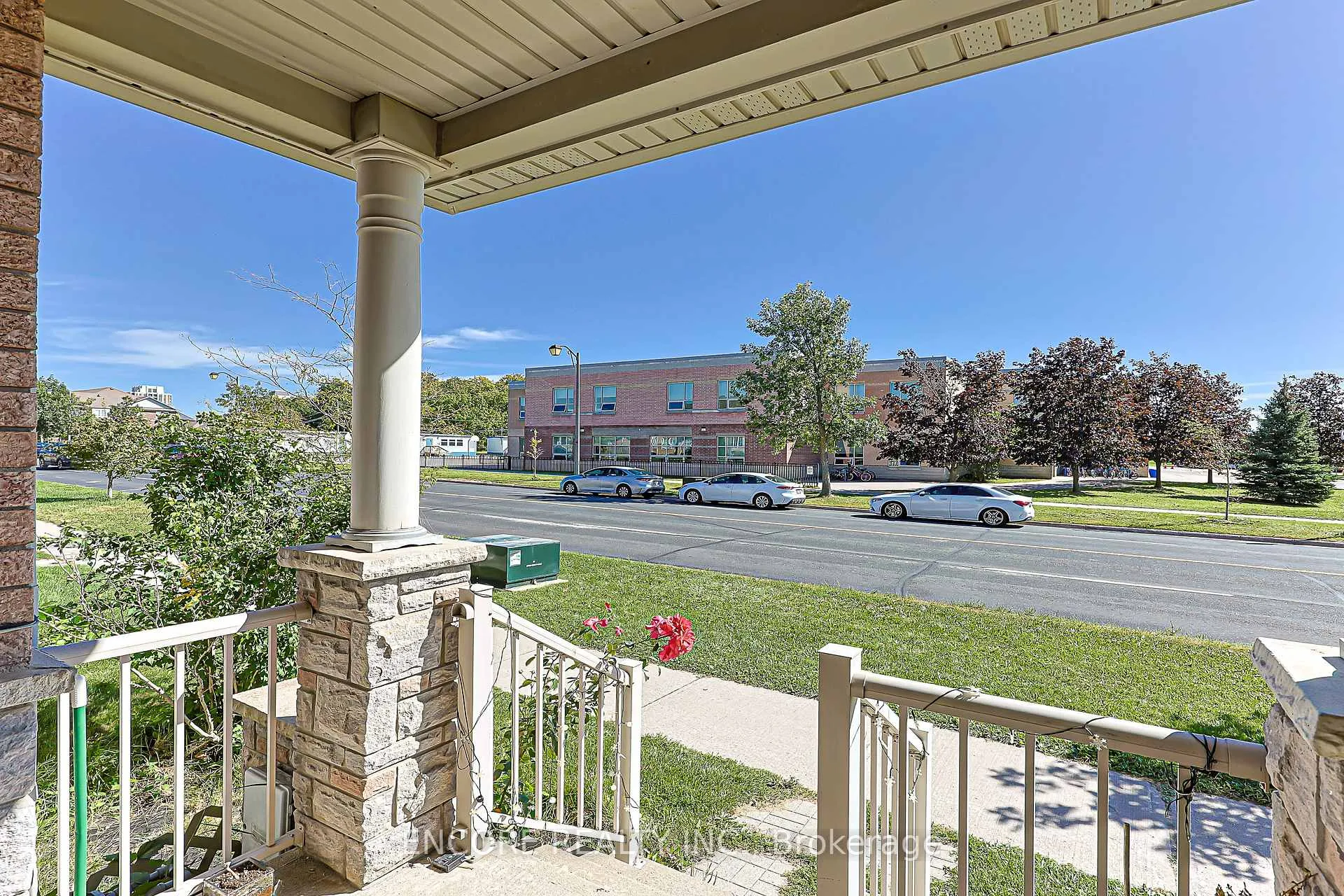 Photo 4 of 1006 Bur Oak Avenue, Markham, Wismer — HOMEH