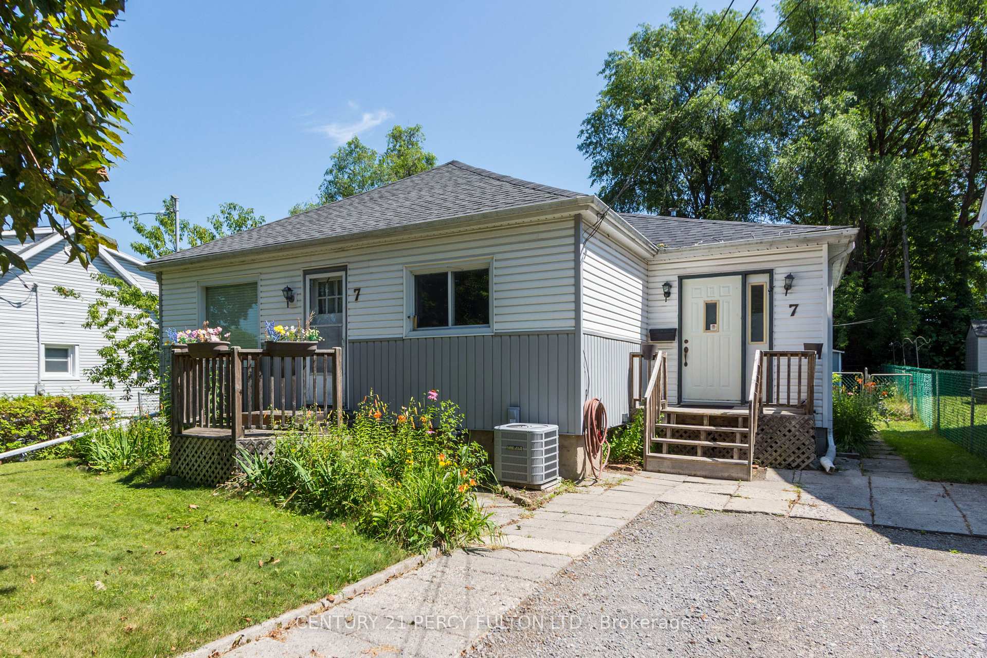 Photo 1 of 7 Valleyview Crescent, Belleville, Belleville Ward — HOMEH