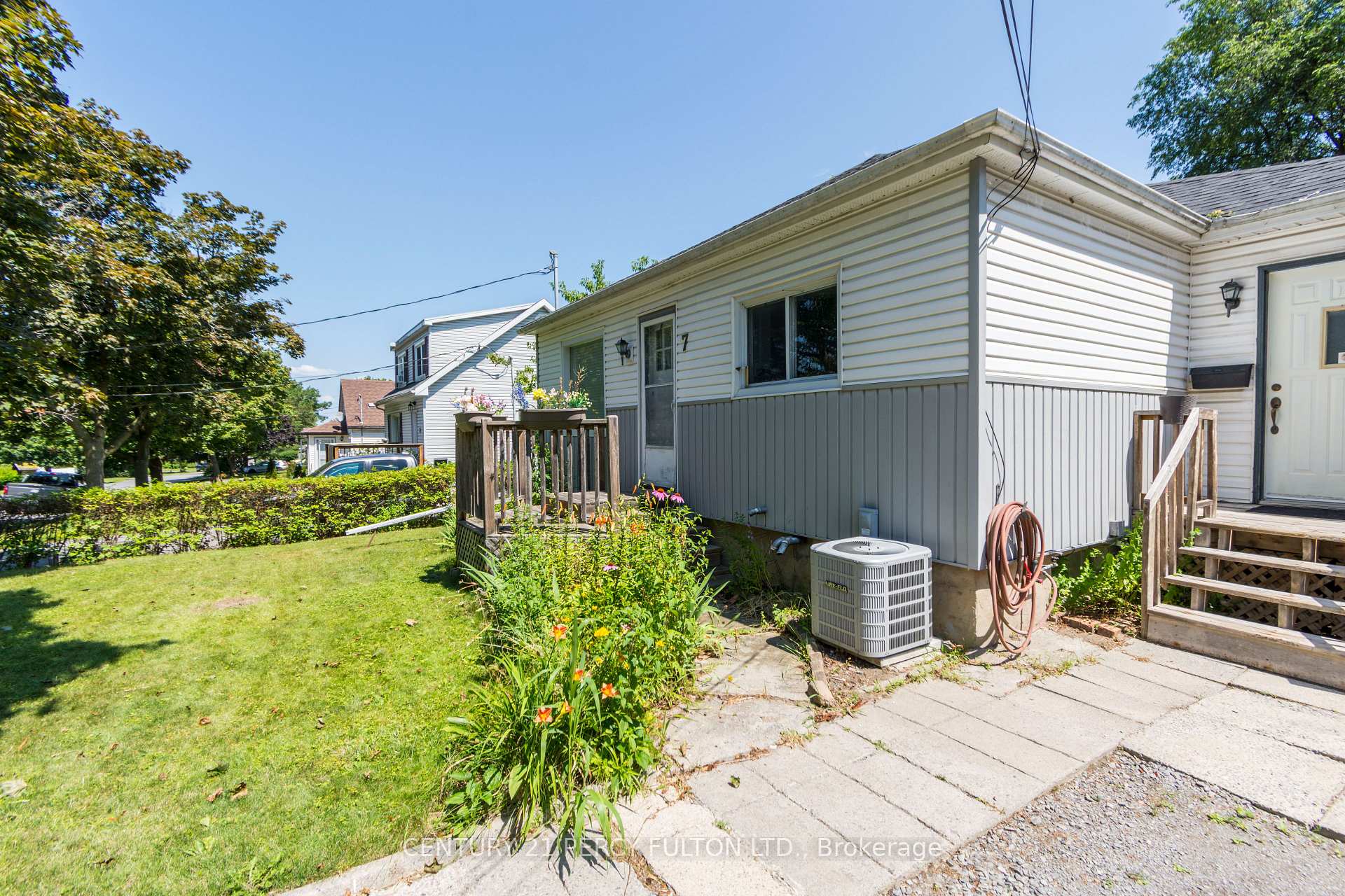 Photo 2 of 7 Valleyview Crescent, Belleville, Belleville Ward — HOMEH