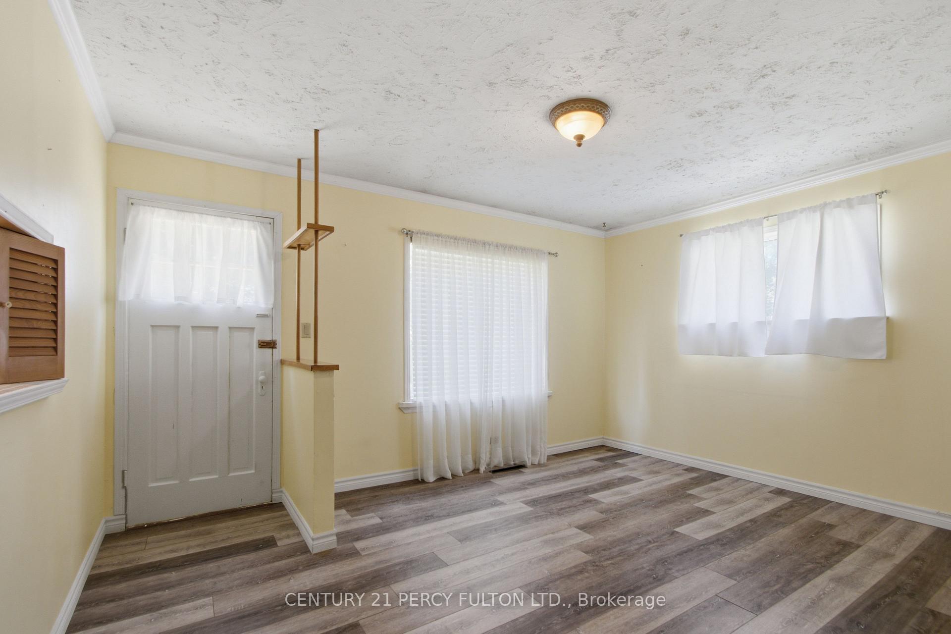 Photo 4 of 7 Valleyview Crescent, Belleville, Belleville Ward — HOMEH