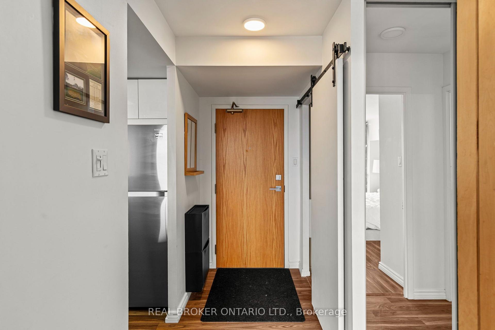Photo 3 of Unit 1407, 65 Ellen Street, Barrie, City Centre — HOMEH