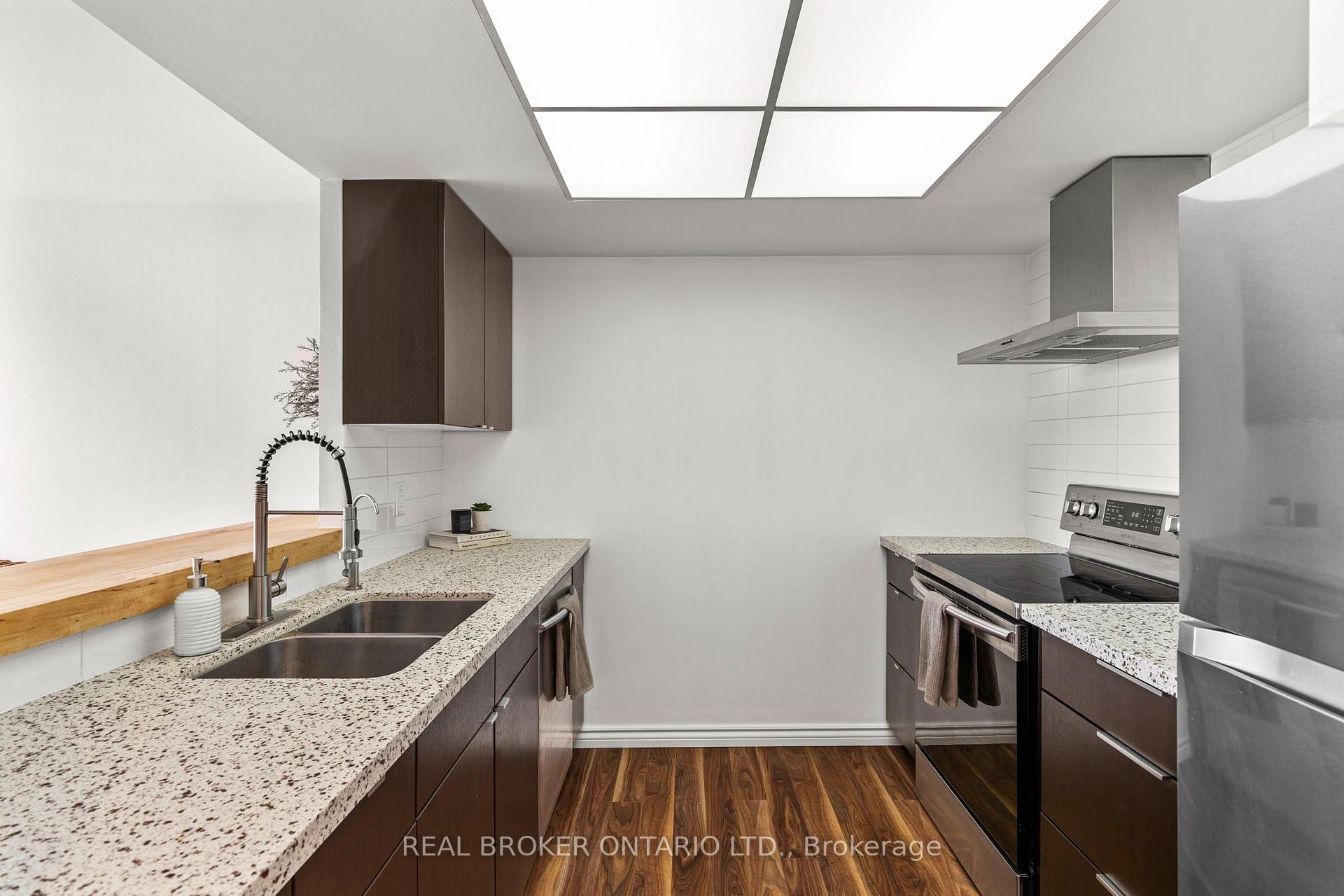 Photo 8 of Unit 1407, 65 Ellen Street, Barrie, City Centre — HOMEH