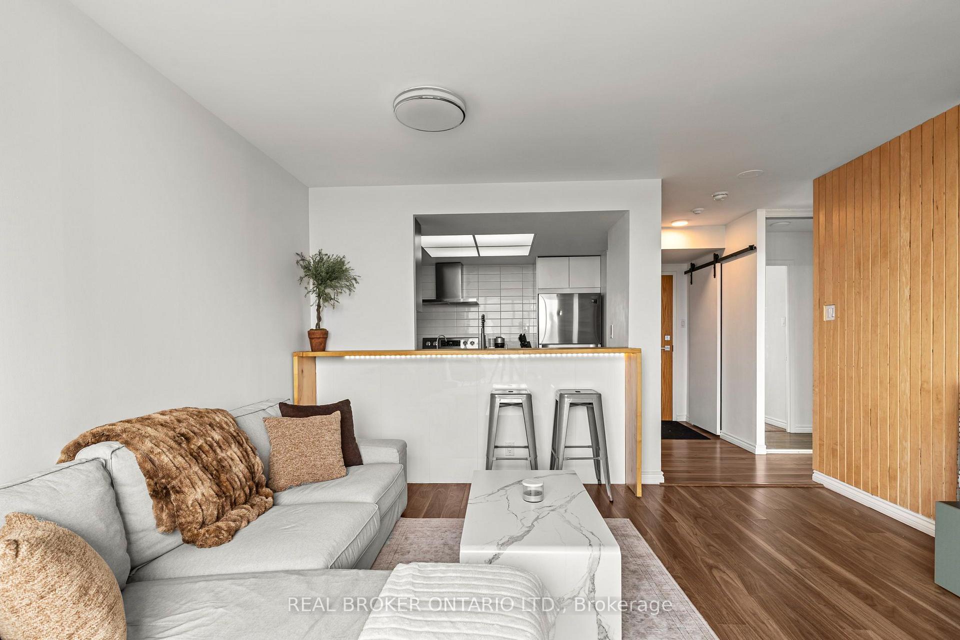 Photo 17 of Unit 1407, 65 Ellen Street, Barrie, City Centre — HOMEH