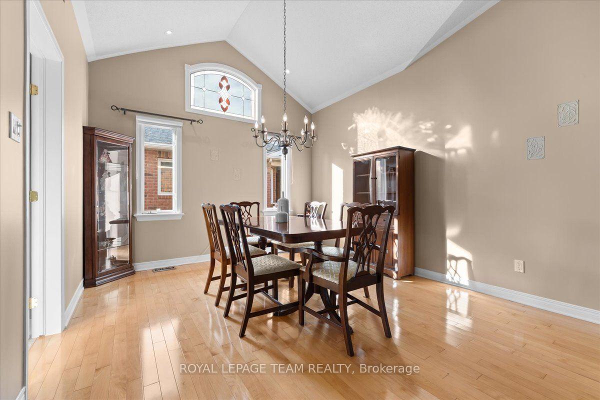 Photo 4 of 6 Amberlakes Drive, Ottawa, Stittsville (Central) — HOMEH