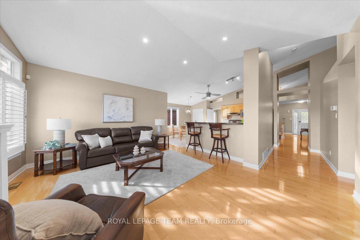Photo 9 of 6 Amberlakes Drive, Ottawa, Stittsville (Central) — HOMEH