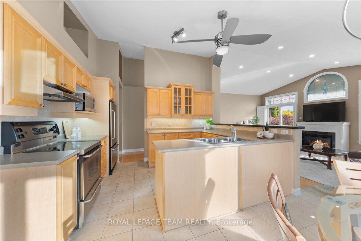 Photo 15 of 6 Amberlakes Drive, Ottawa, Stittsville (Central) — HOMEH