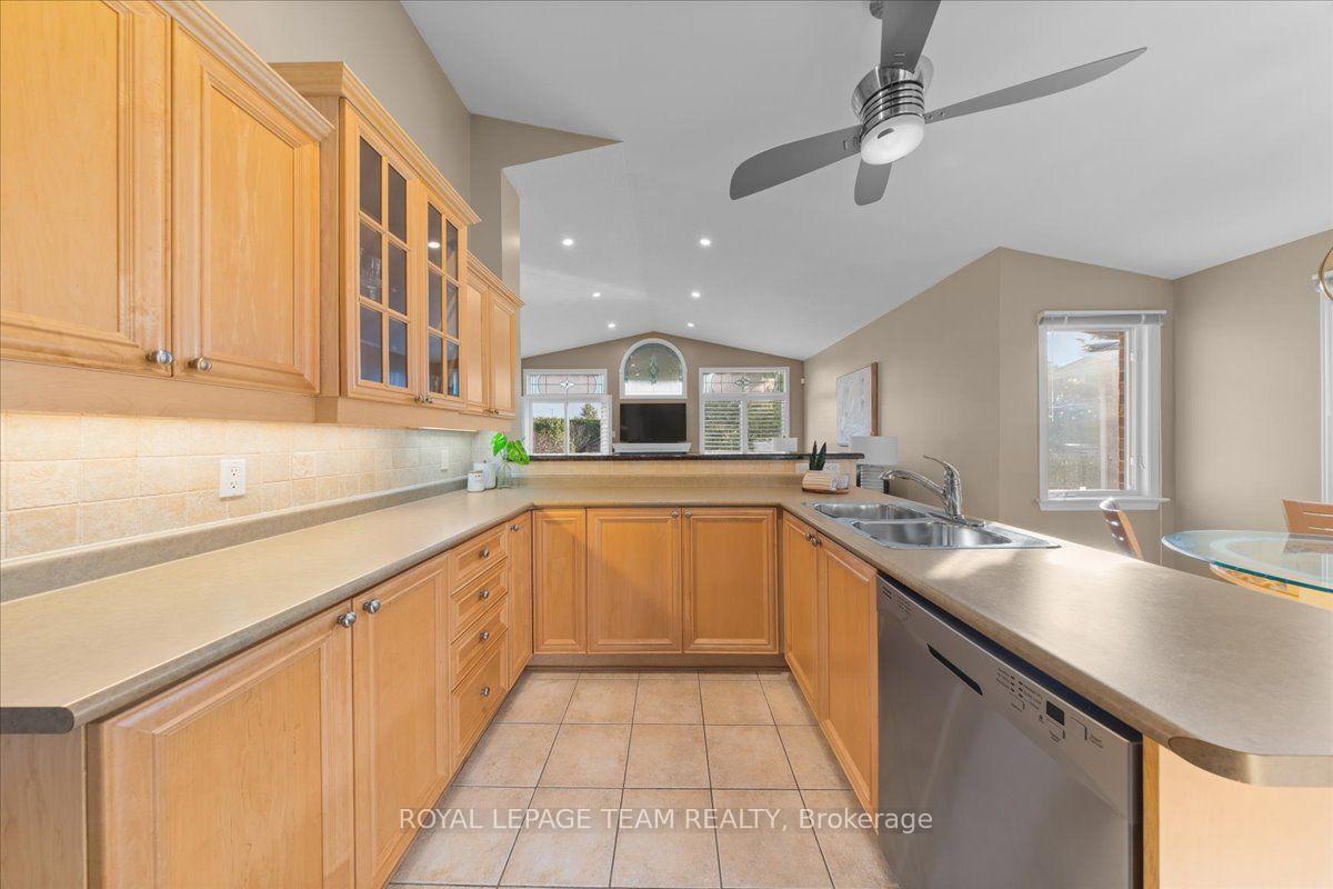 Photo 16 of 6 Amberlakes Drive, Ottawa, Stittsville (Central) — HOMEH