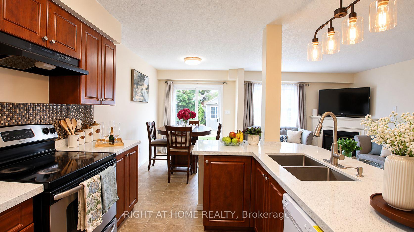 Photo 5 of 35 Chantilly Street, Kitchener, Huron Park — HOMEH