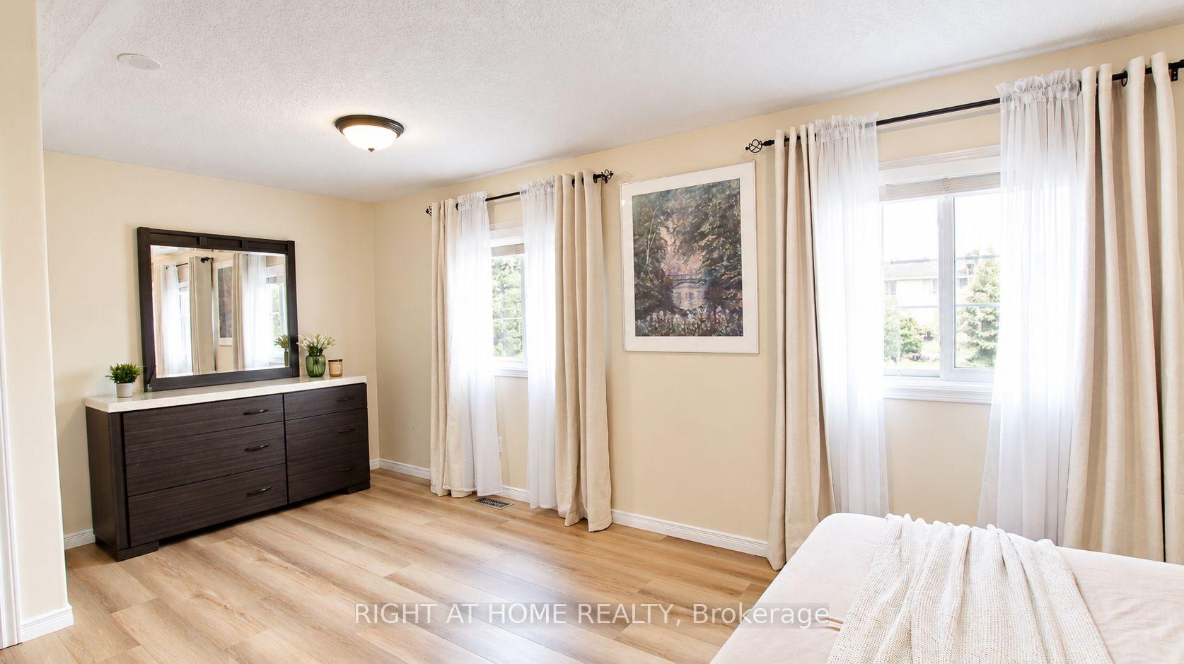 Photo 15 of 35 Chantilly Street, Kitchener, Huron Park — HOMEH
