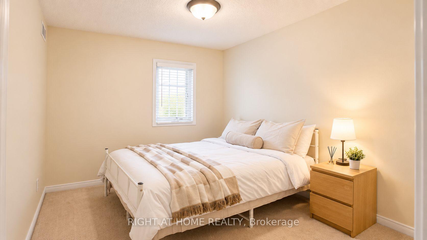 Photo 19 of 35 Chantilly Street, Kitchener, Huron Park — HOMEH
