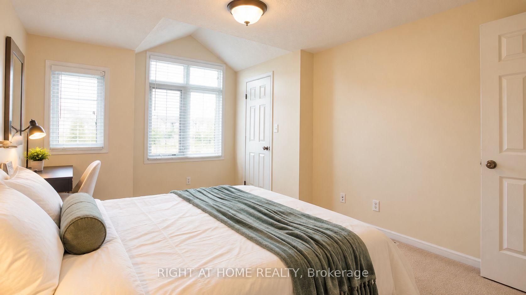 Photo 23 of 35 Chantilly Street, Kitchener, Huron Park — HOMEH