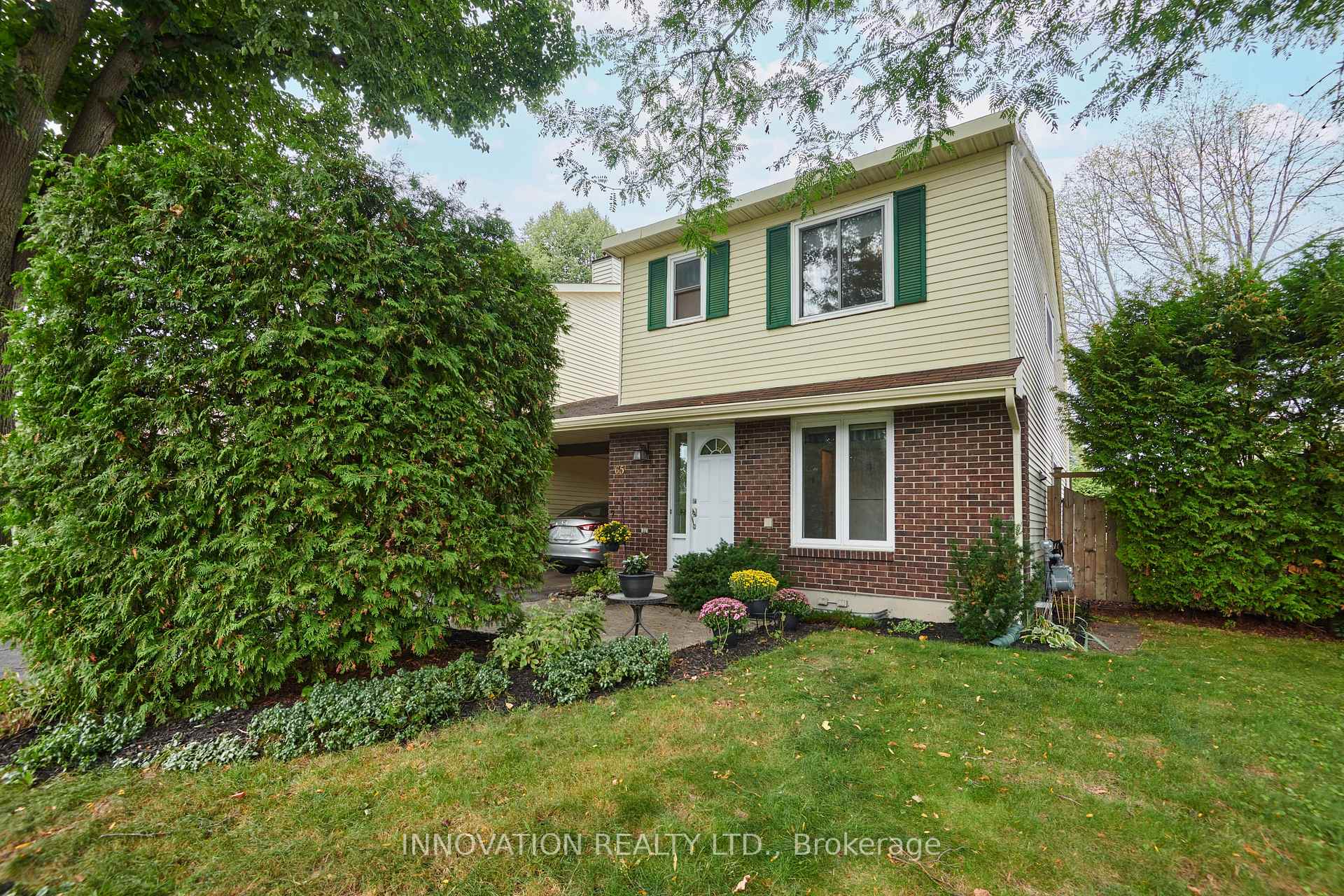 Photo 3 of 65 Bartley Crescent, Ottawa, Barrhaven - On the Green — HOMEH