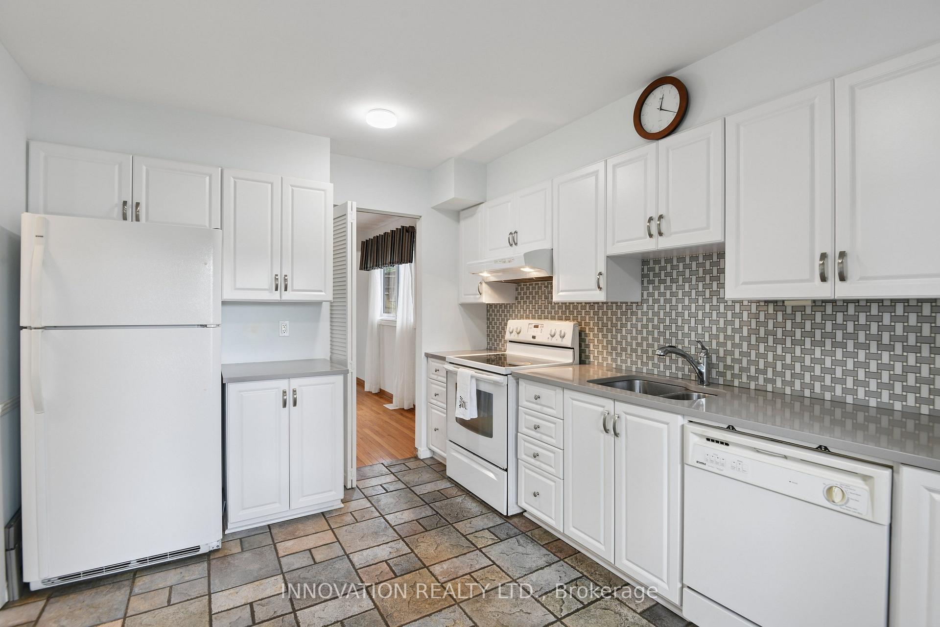 Photo 6 of 65 Bartley Crescent, Ottawa, Barrhaven - On the Green — HOMEH