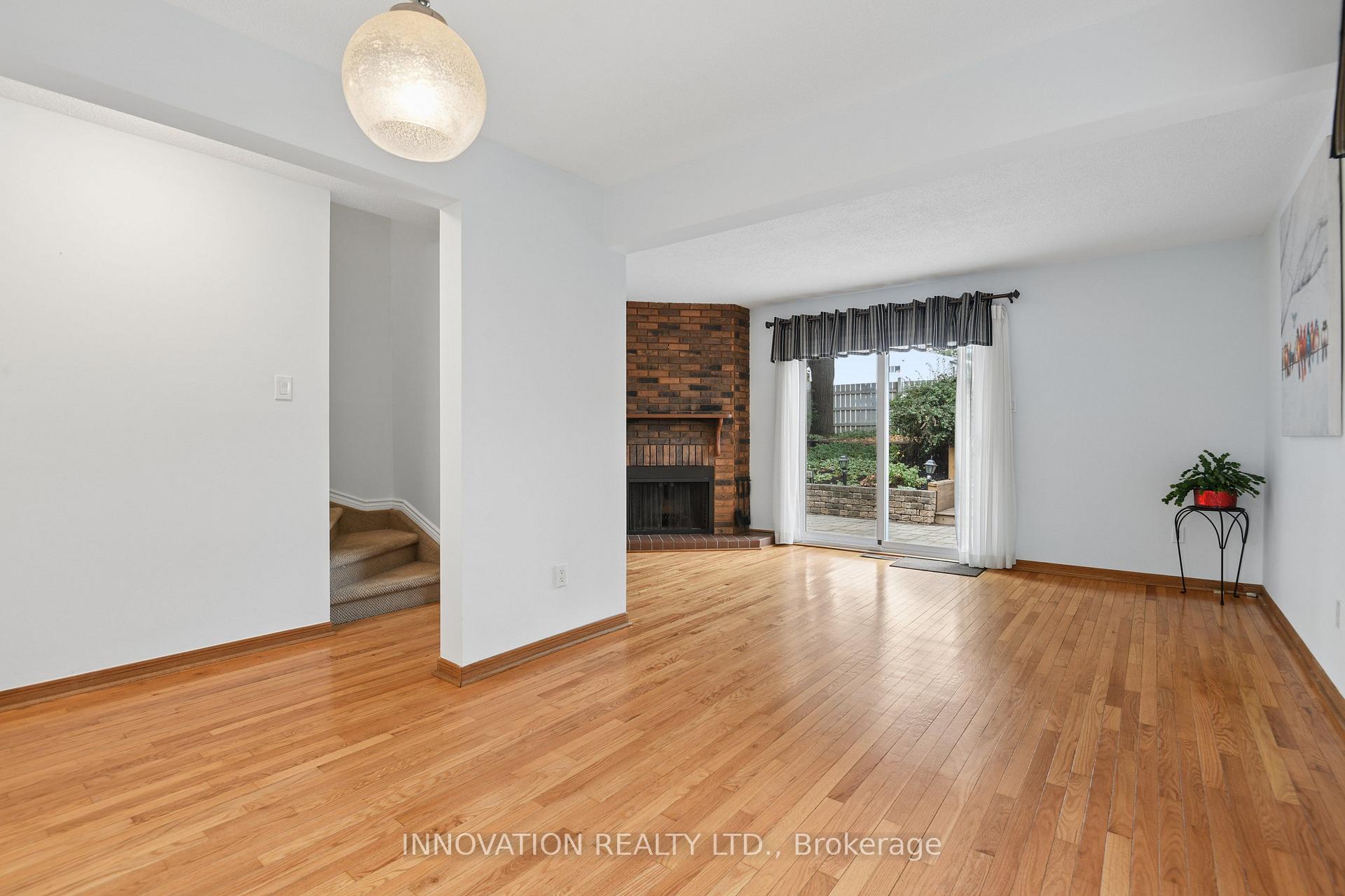 Photo 9 of 65 Bartley Crescent, Ottawa, Barrhaven - On the Green — HOMEH