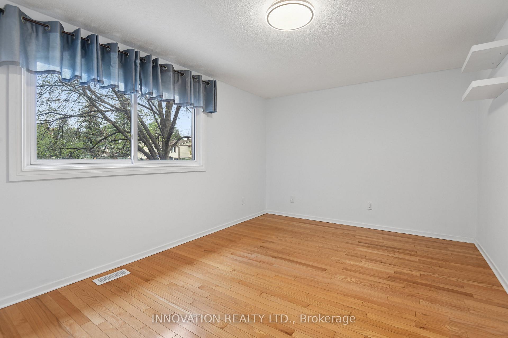 Photo 18 of 65 Bartley Crescent, Ottawa, Barrhaven - On the Green — HOMEH
