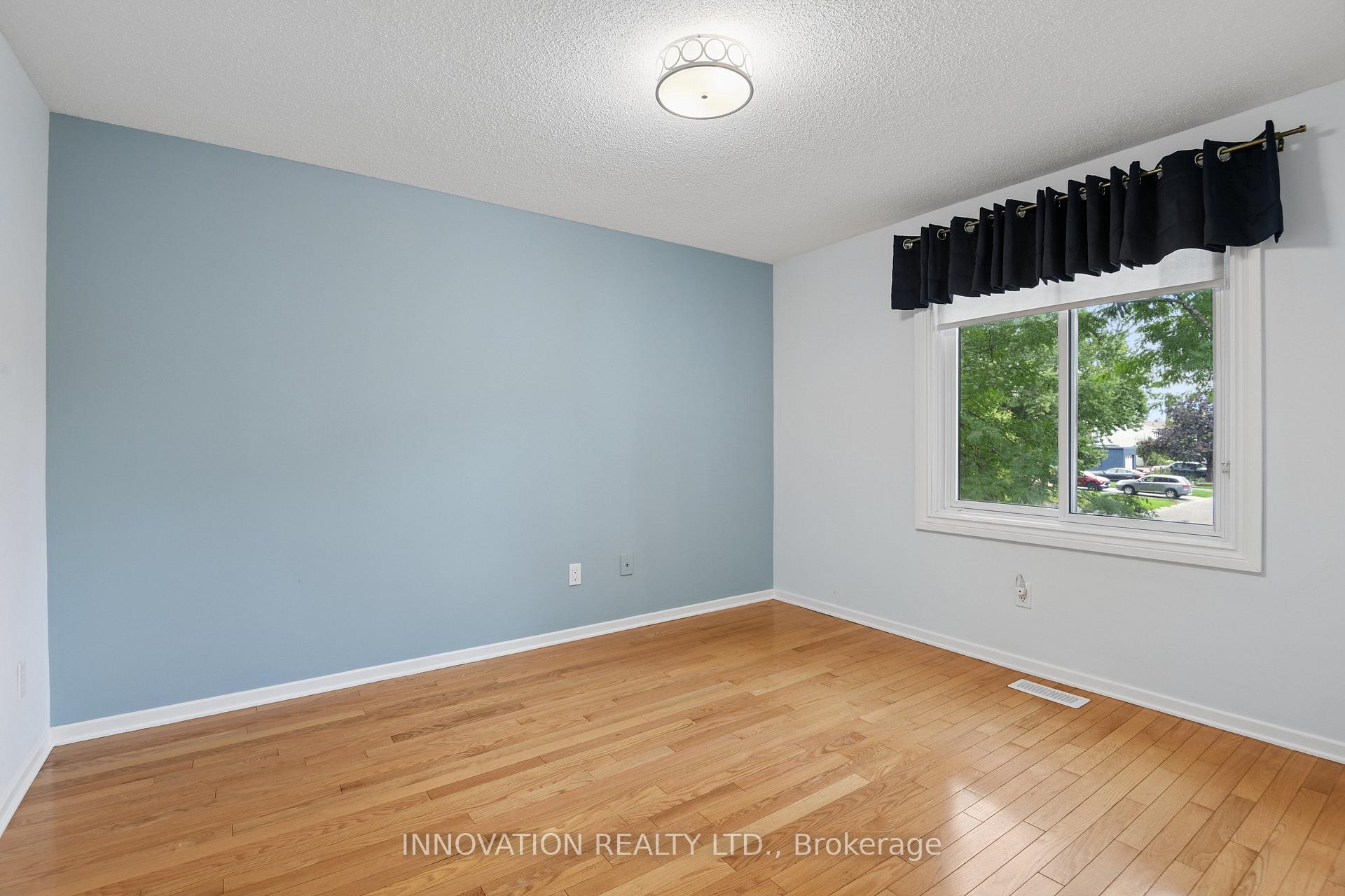 Photo 23 of 65 Bartley Crescent, Ottawa, Barrhaven - On the Green — HOMEH