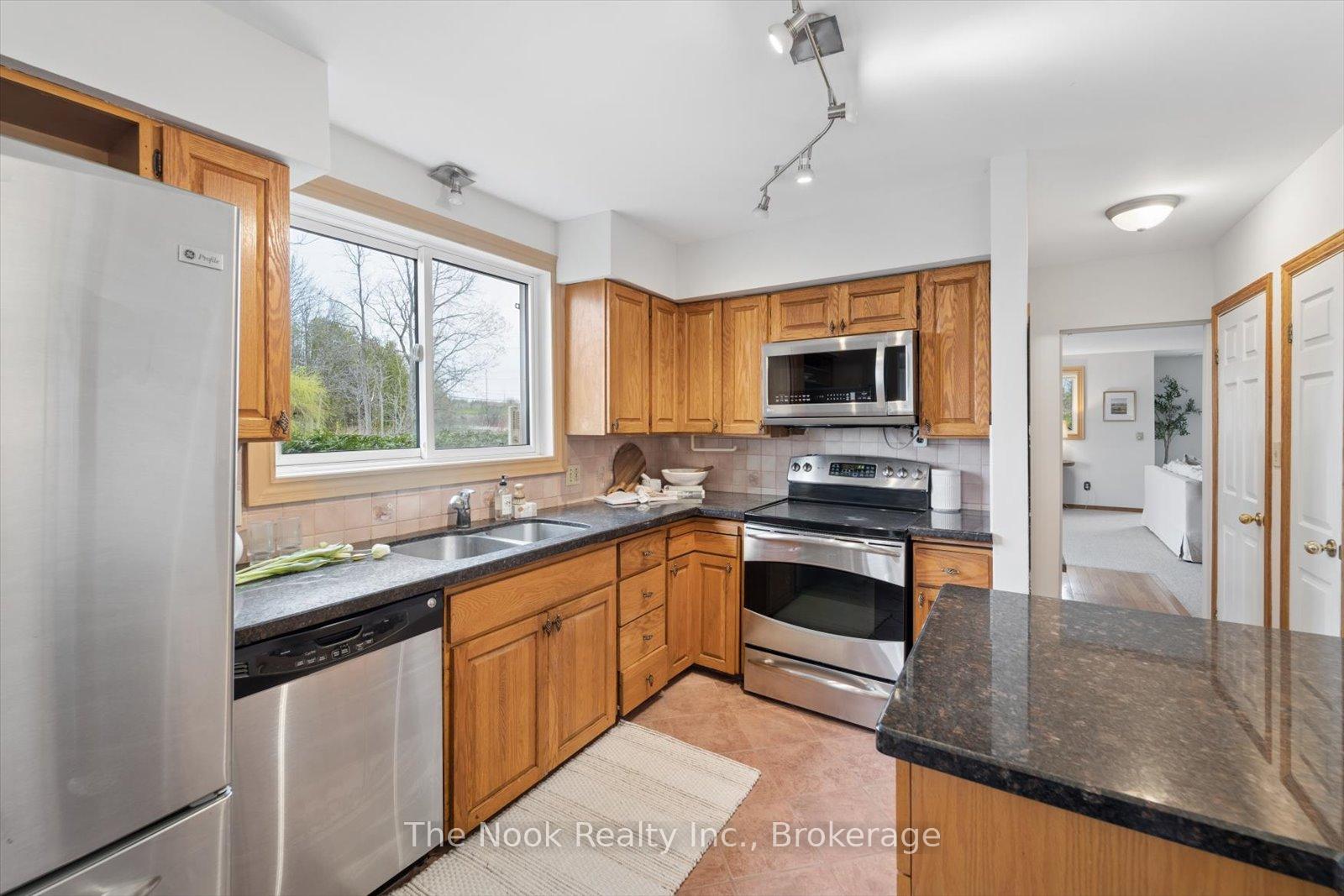 Photo 7 of 4680 Anderson Street, Whitby, Taunton North — HOMEH