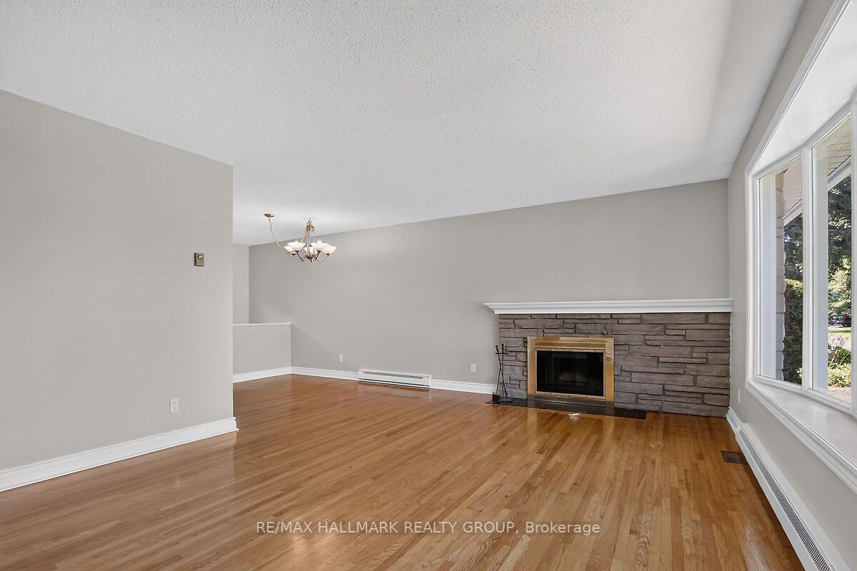 Photo 10 of 20 Cramer Drive, Ottawa, Sheahan Estates/Trend Village — HOMEH