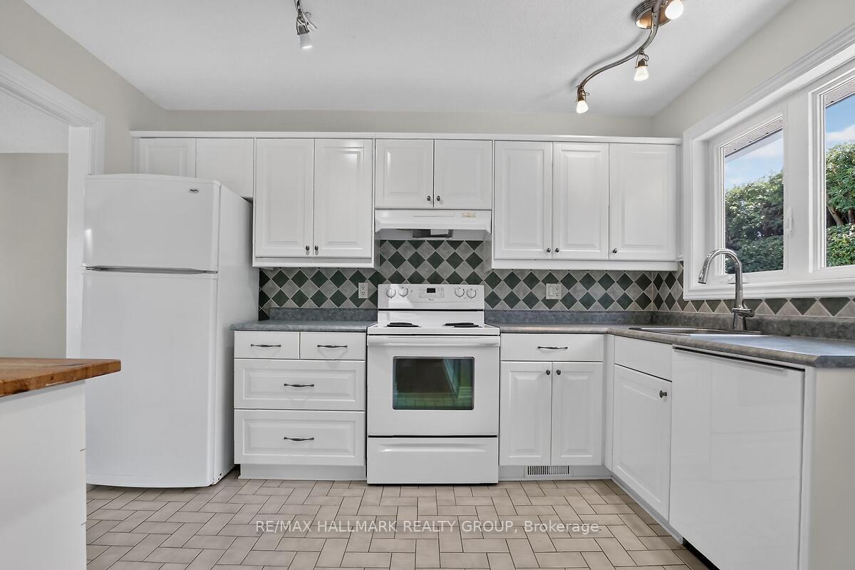 Photo 16 of 20 Cramer Drive, Ottawa, Sheahan Estates/Trend Village — HOMEH