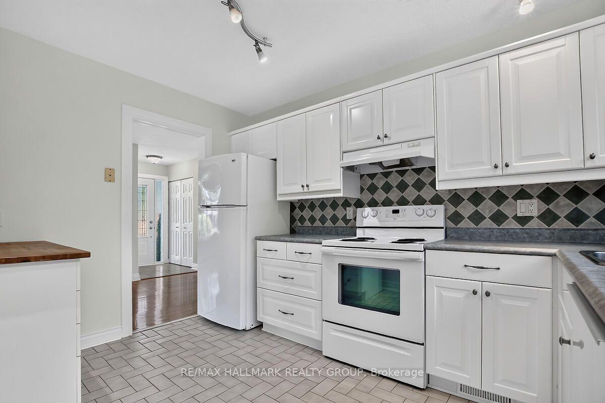 Photo 17 of 20 Cramer Drive, Ottawa, Sheahan Estates/Trend Village — HOMEH