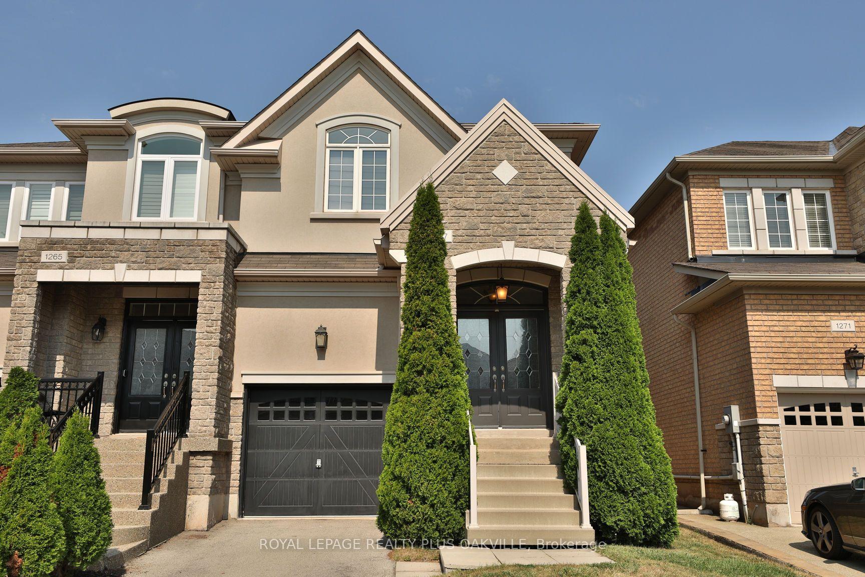 Front of 1267 Jezero Crescent