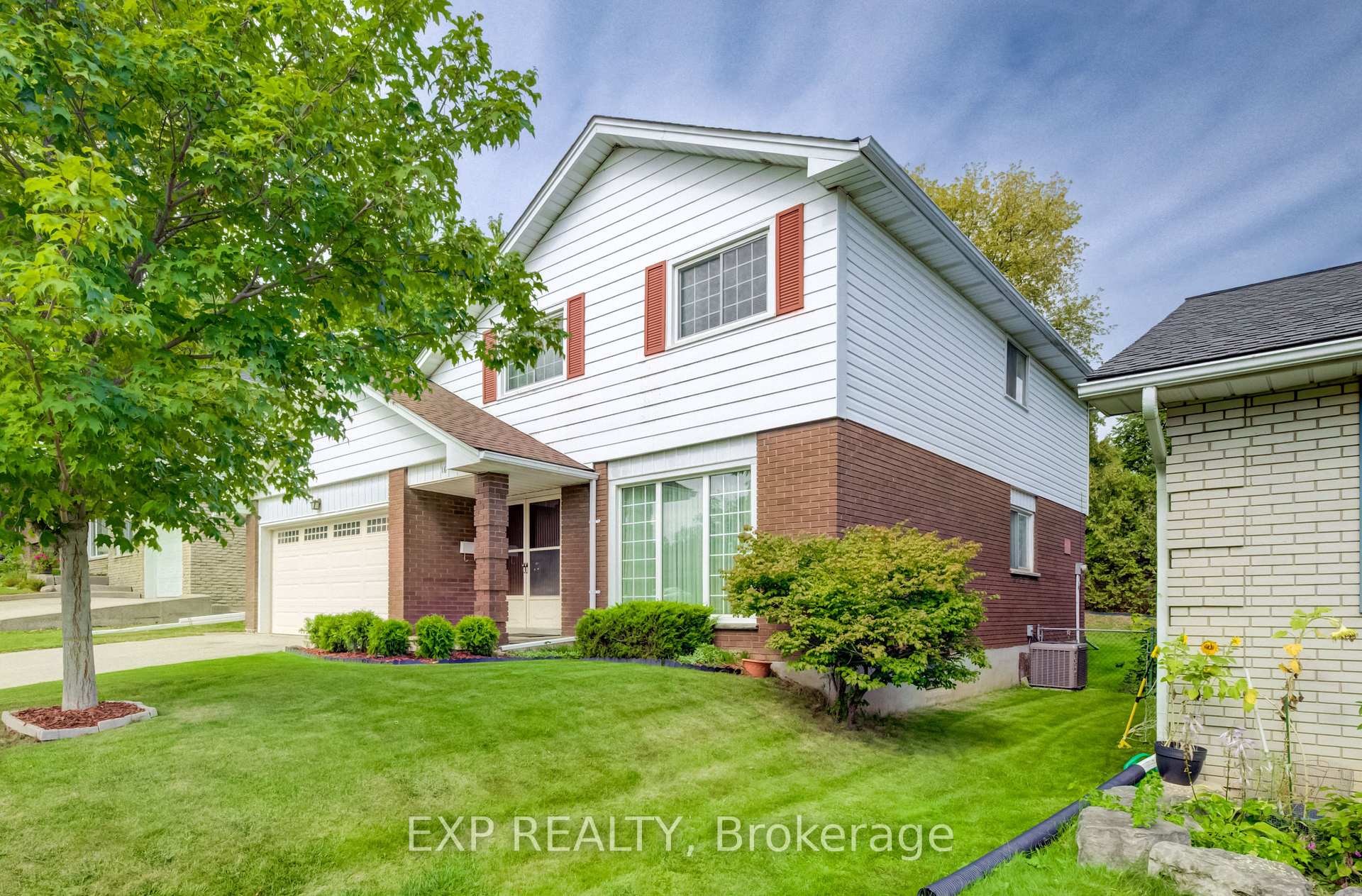 Photo 3 of 16 Bonnylyn Drive, Waterloo — HOMEH