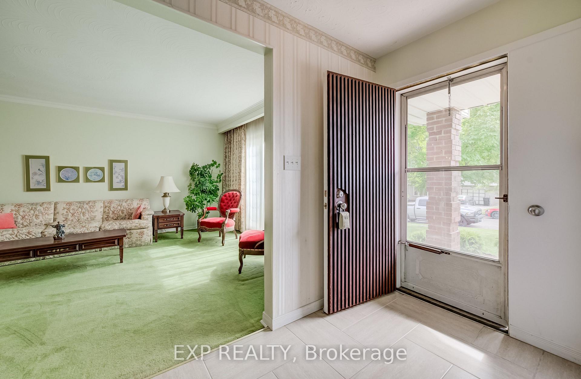 Photo 6 of 16 Bonnylyn Drive, Waterloo — HOMEH