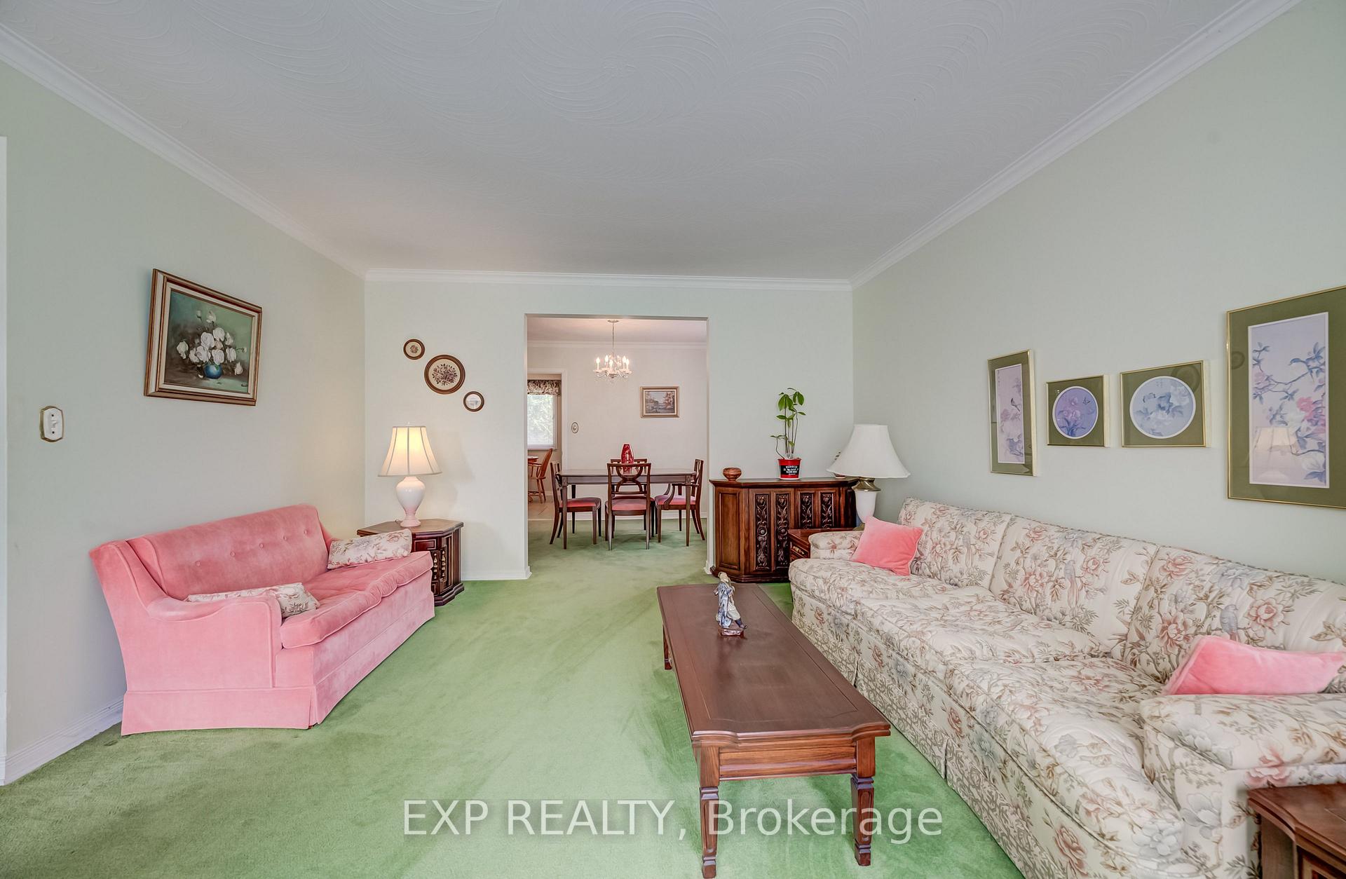 Photo 8 of 16 Bonnylyn Drive, Waterloo — HOMEH