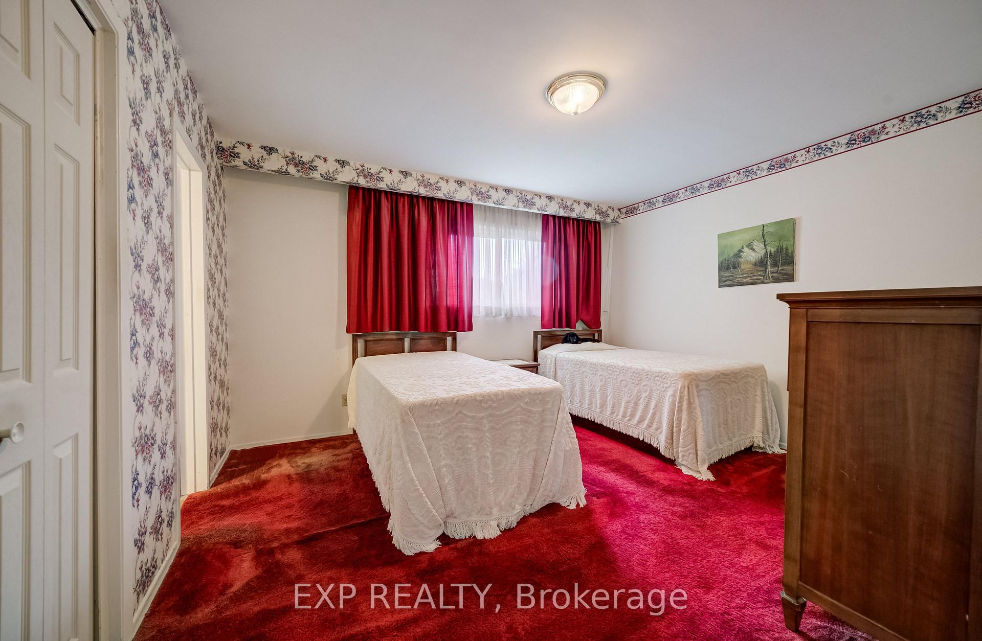 Photo 24 of 16 Bonnylyn Drive, Waterloo — HOMEH
