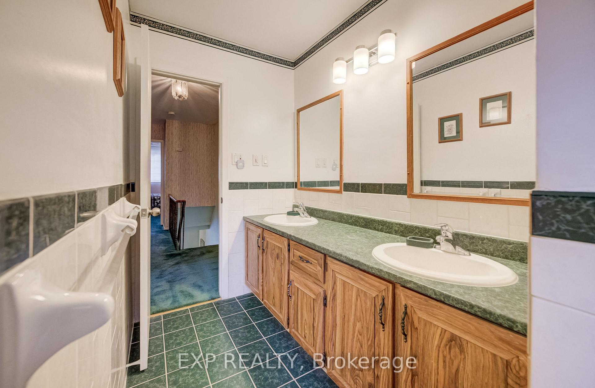 Photo 27 of 16 Bonnylyn Drive, Waterloo — HOMEH