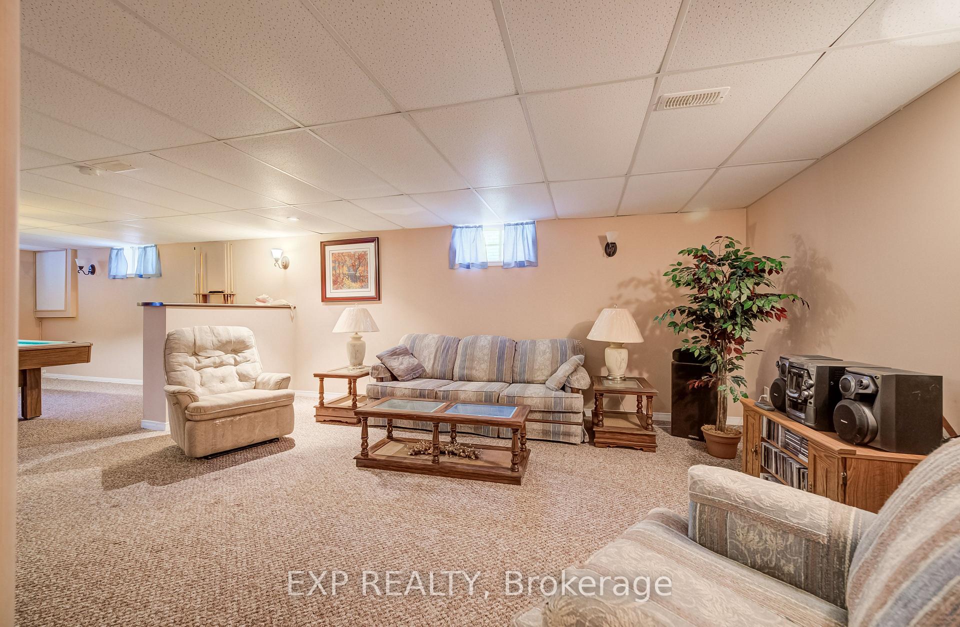 Photo 29 of 16 Bonnylyn Drive, Waterloo — HOMEH