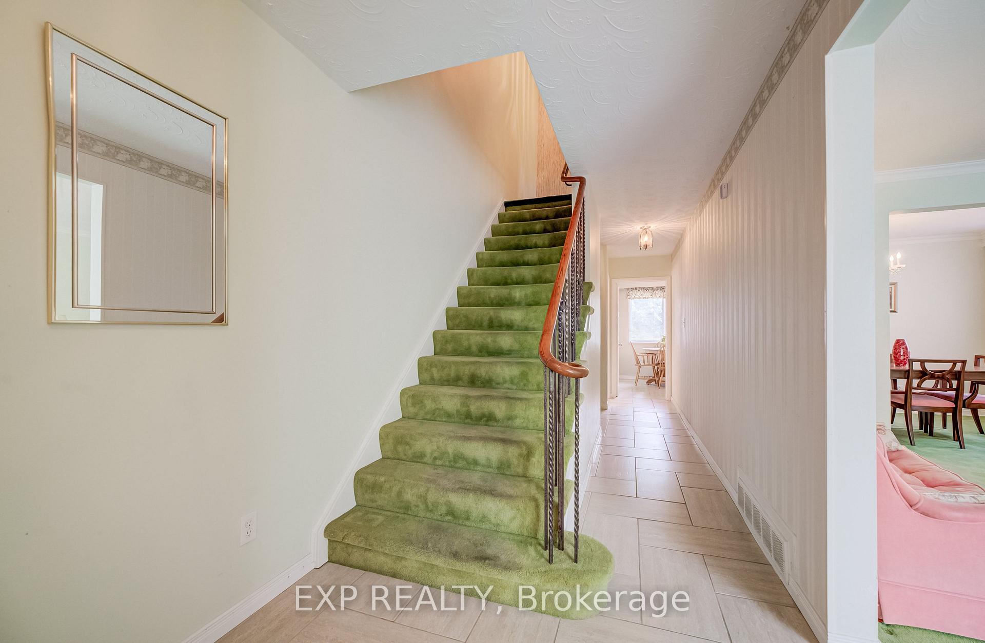 Photo 33 of 16 Bonnylyn Drive, Waterloo — HOMEH