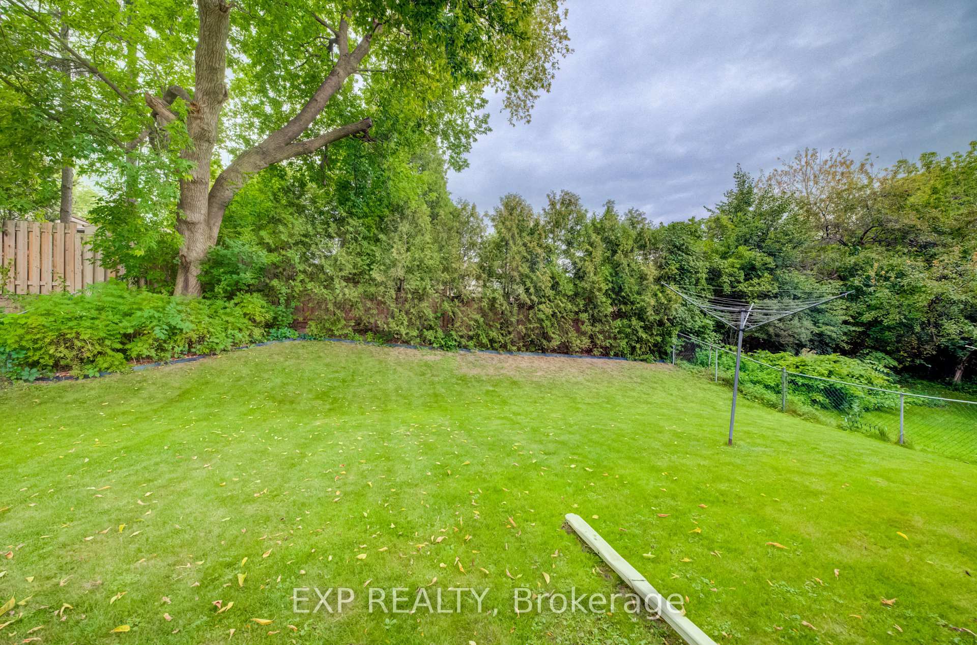 Photo 35 of 16 Bonnylyn Drive, Waterloo — HOMEH