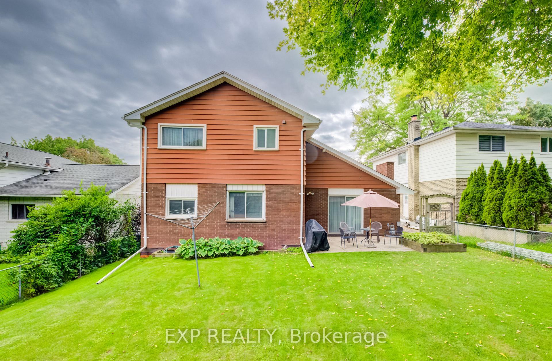 Photo 37 of 16 Bonnylyn Drive, Waterloo — HOMEH