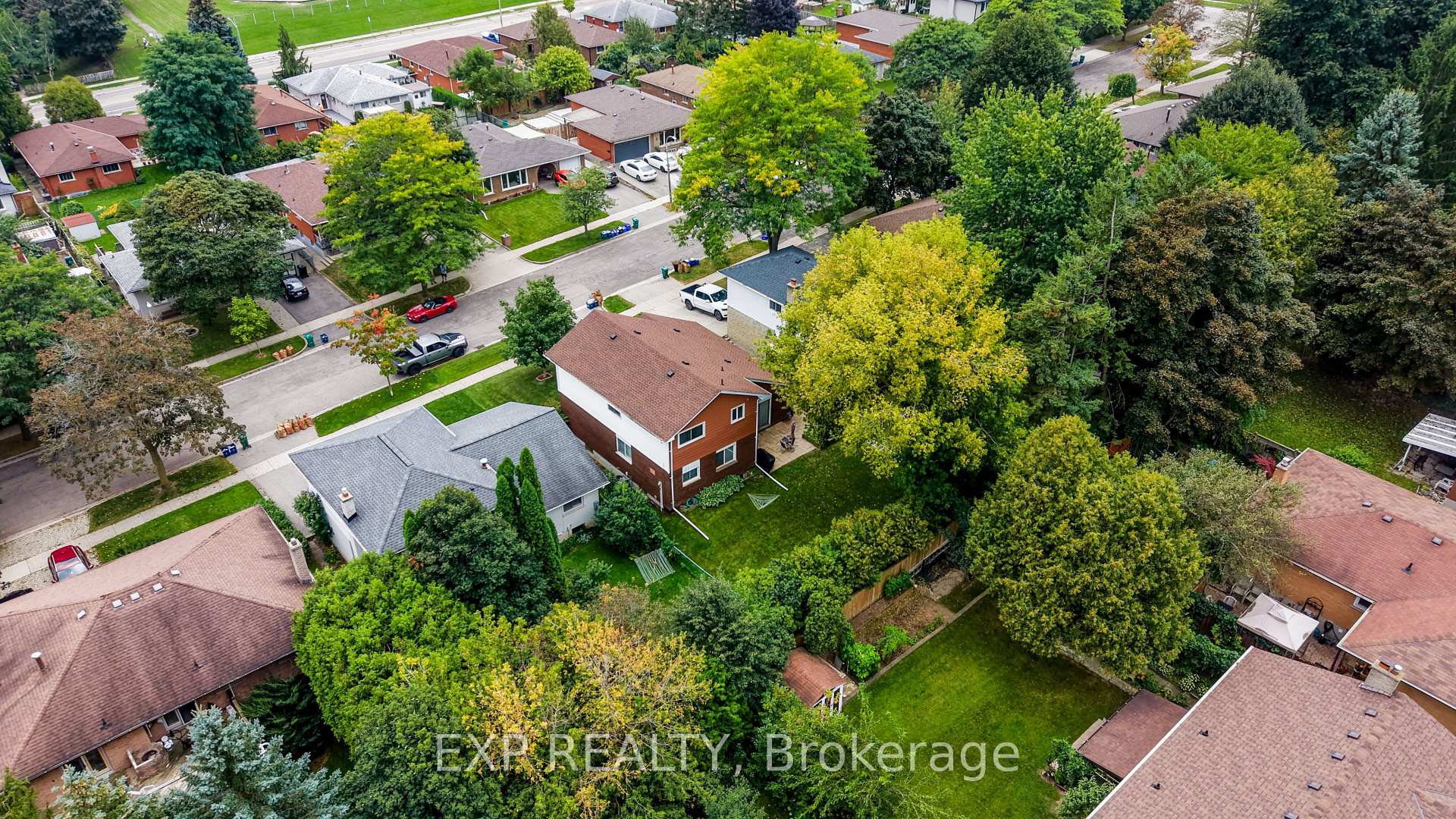 Photo 40 of 16 Bonnylyn Drive, Waterloo — HOMEH