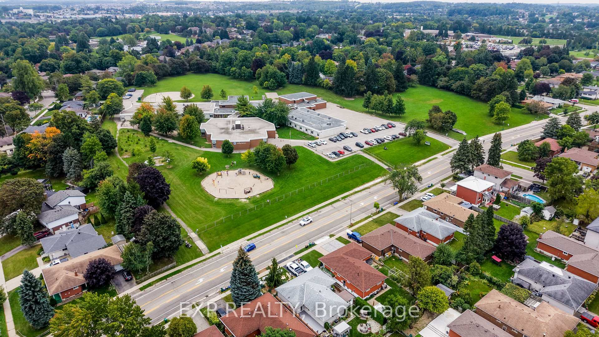 Photo 42 of 16 Bonnylyn Drive, Waterloo — HOMEH