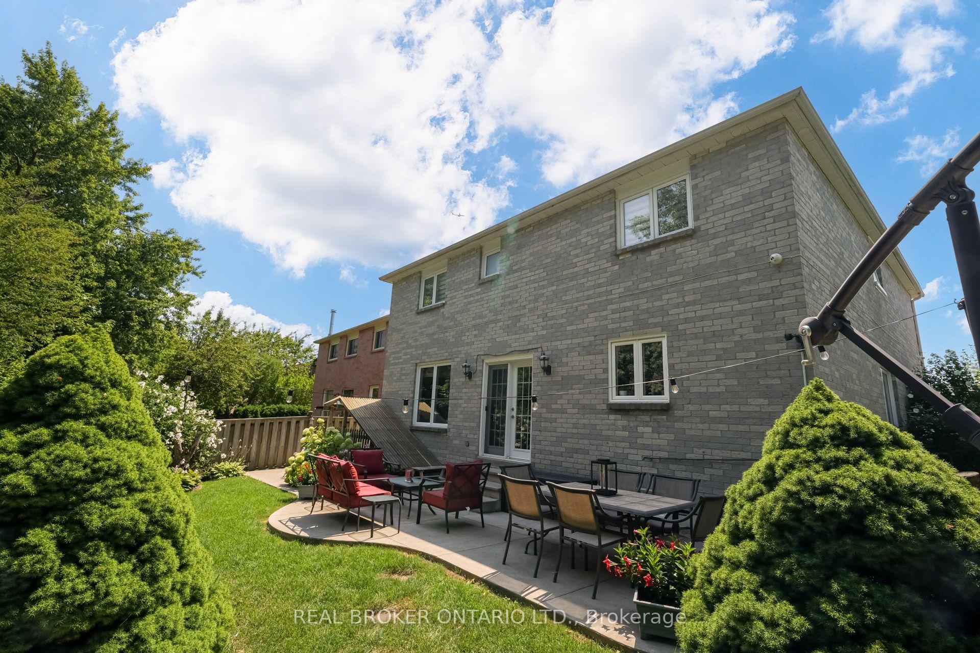 Photo 4 of 60 Ravenswood Drive, Brampton, Fletcher's Creek South — HOMEH