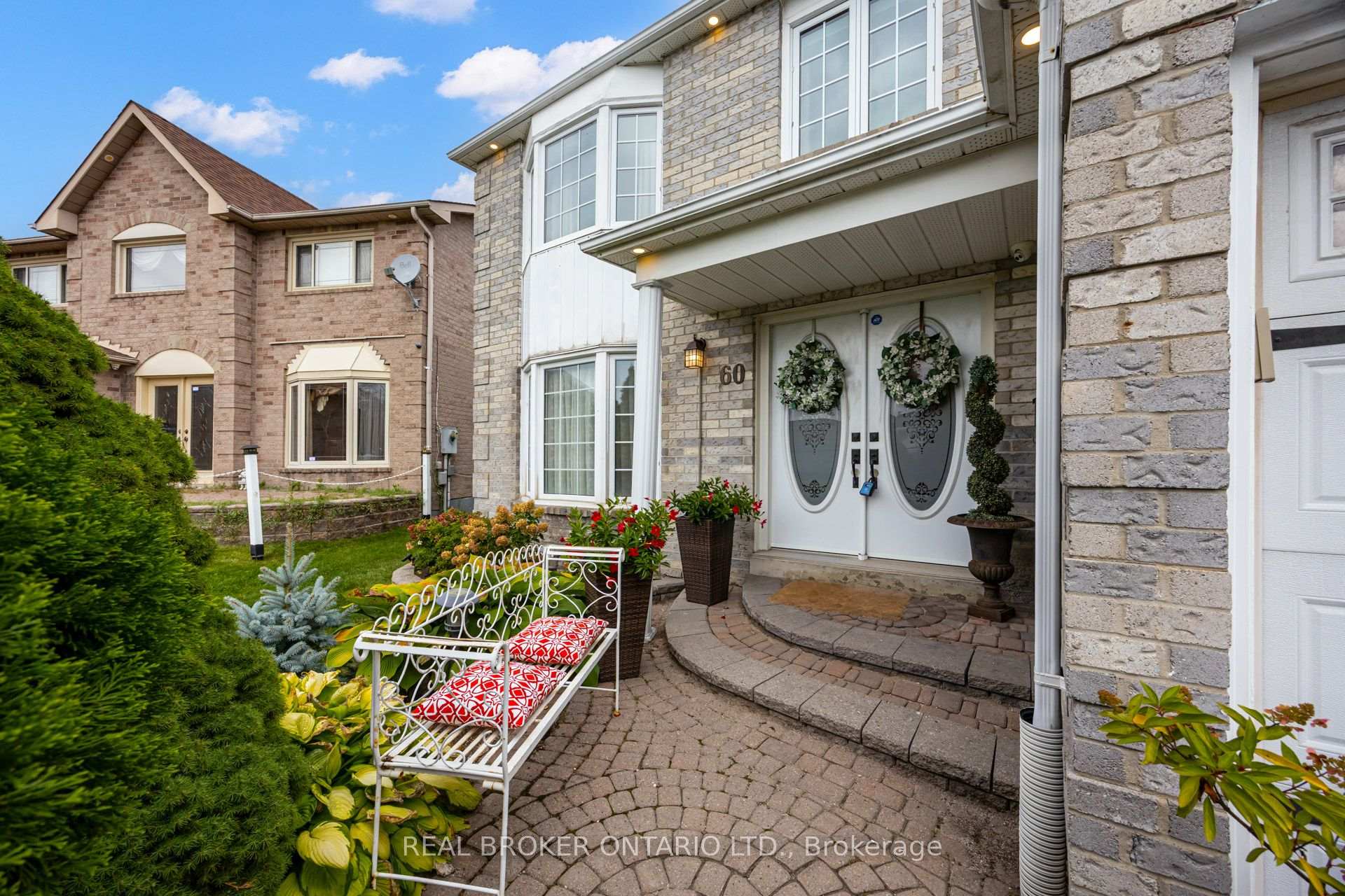 Photo 7 of 60 Ravenswood Drive, Brampton, Fletcher's Creek South — HOMEH