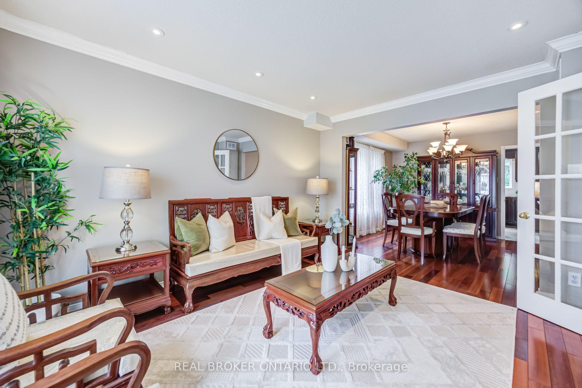 Photo 8 of 60 Ravenswood Drive, Brampton, Fletcher's Creek South — HOMEH