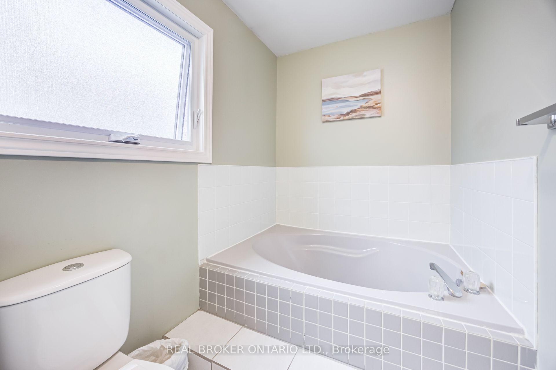Photo 23 of 60 Ravenswood Drive, Brampton, Fletcher's Creek South — HOMEH