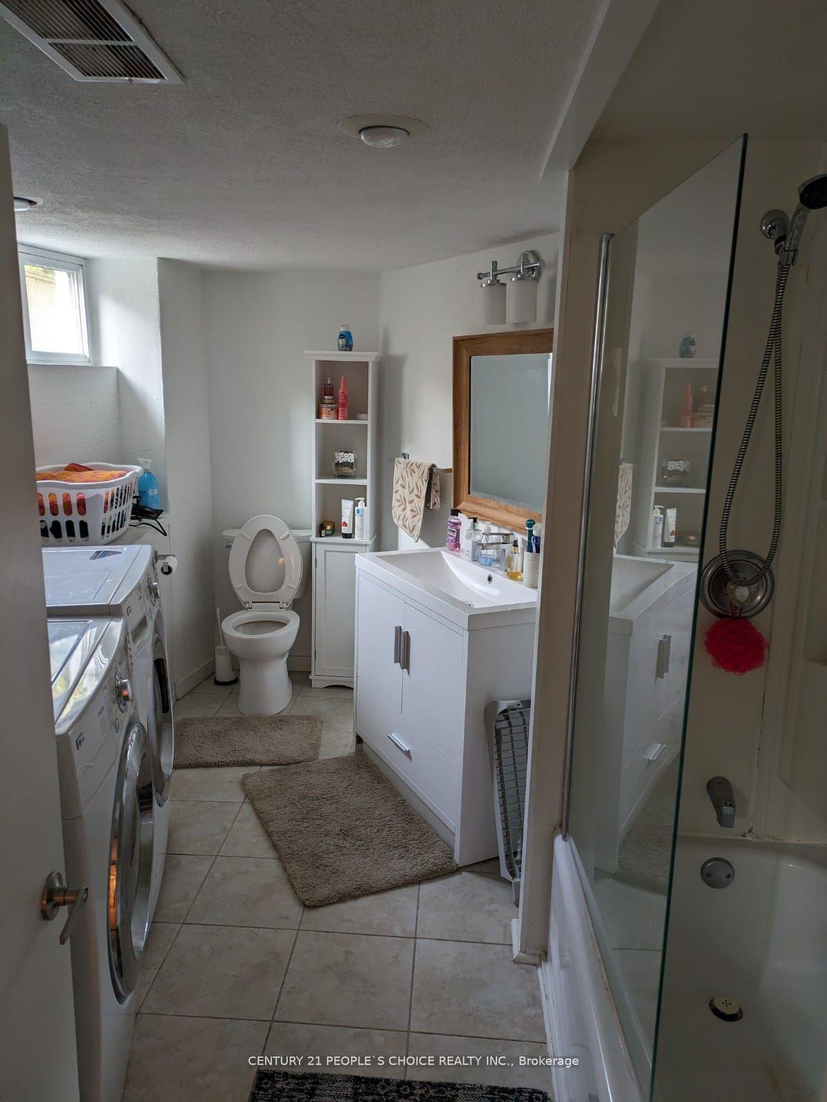 Photo 15 of 63 Stephen Drive, Etobicoke, Stonegate-Queensway — HOMEH